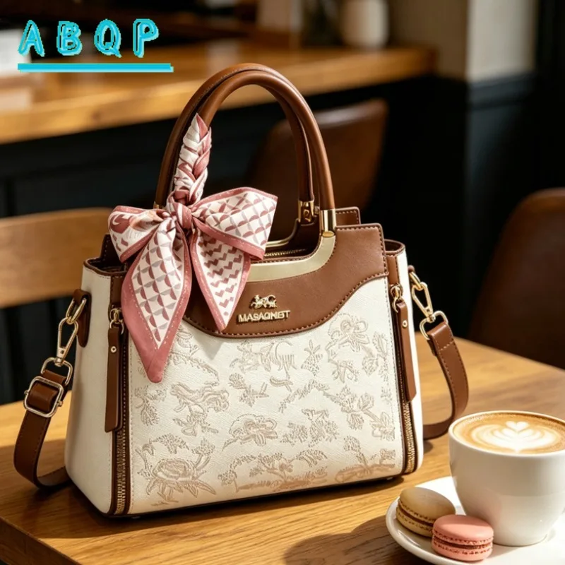 New Women's Handbag Embroidery Fashion Women's Shoulder Messenger Bag Luxury Large Capacity Casual Women's Bag High Quality
New Women's Handbag Embroidery Fashion Women's Shoulder Messenger Bag Luxury Large Capacity Casual Women's Bag High Quality