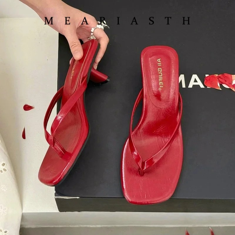 2026 Summer New Brand red yellow Women Slippers Fashion Narrow Band Slip On Flip Flop Thin Low Heel Outdoor Dress Sandals Slides
2026 Summer New Brand red yellow Women Slippers Fashion Narrow Band Slip On Flip Flop Thin Low Heel Outdoor Dress Sandals Slides