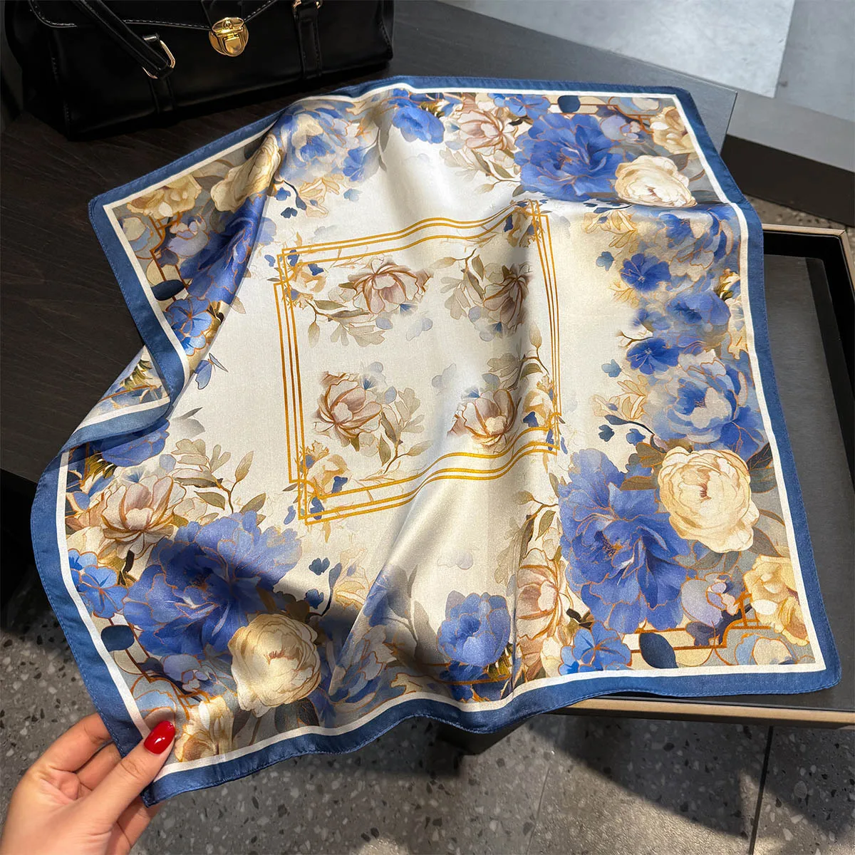 2025 New 100% Mulberry Silk Scarf Flower Print Small Square Scarves Shawls Neck Tie Scarf Bandana Kerchief 53*53CM
2025 New 100% Mulberry Silk Scarf Flower Print Small Square Scarves Shawls Neck Tie Scarf Bandana Kerchief 53*53CM