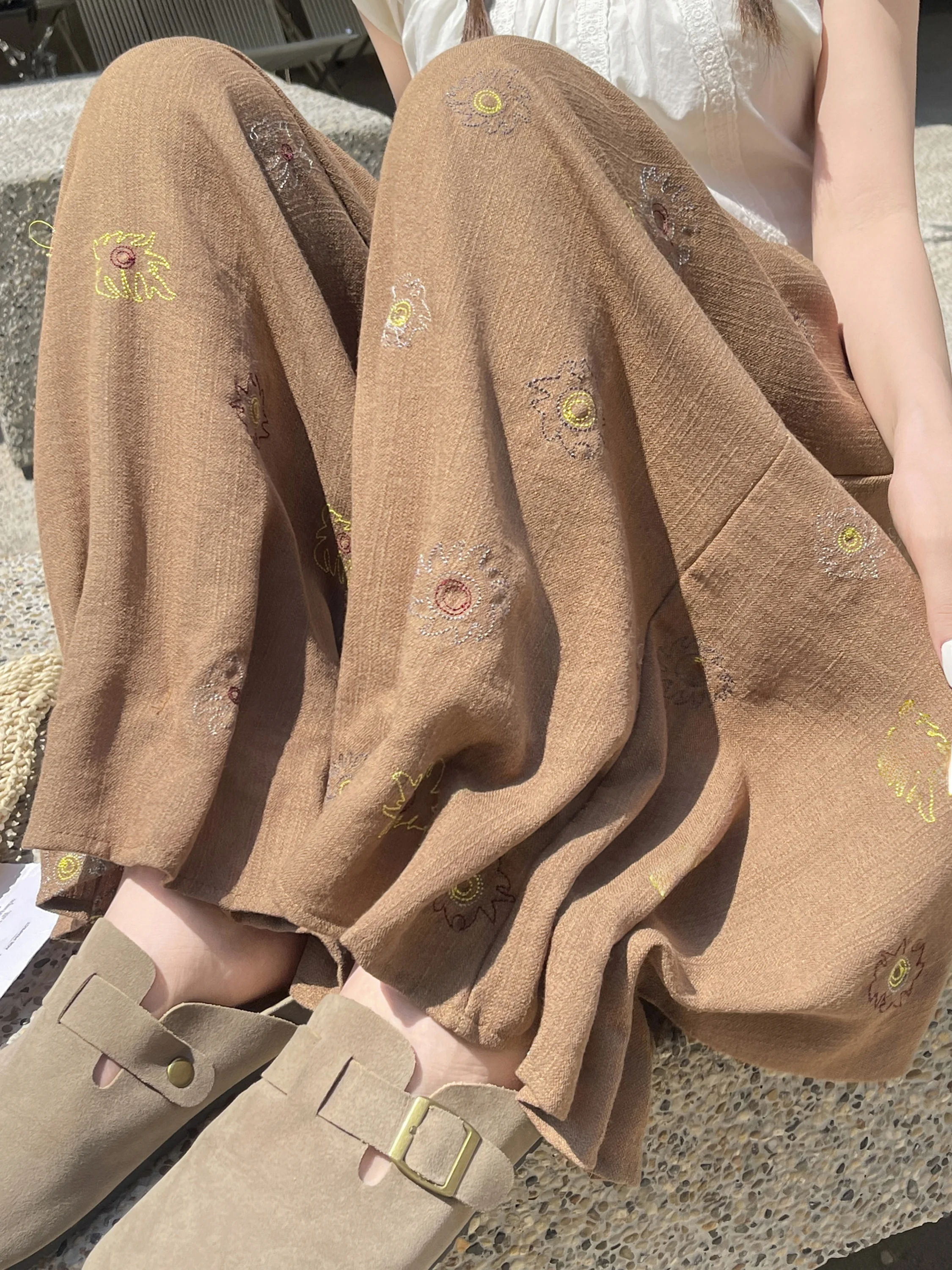 Ice Silk Cotton Linen Embroidered Lantern Pants Women Summer Small Size Slim Fit Casual Drape Elastic Waist Nine Point Pants
Ice Silk Cotton Linen Embroidered Lantern Pants Women Summer Small Size Slim Fit Casual Drape Elastic Waist Nine Point Pants