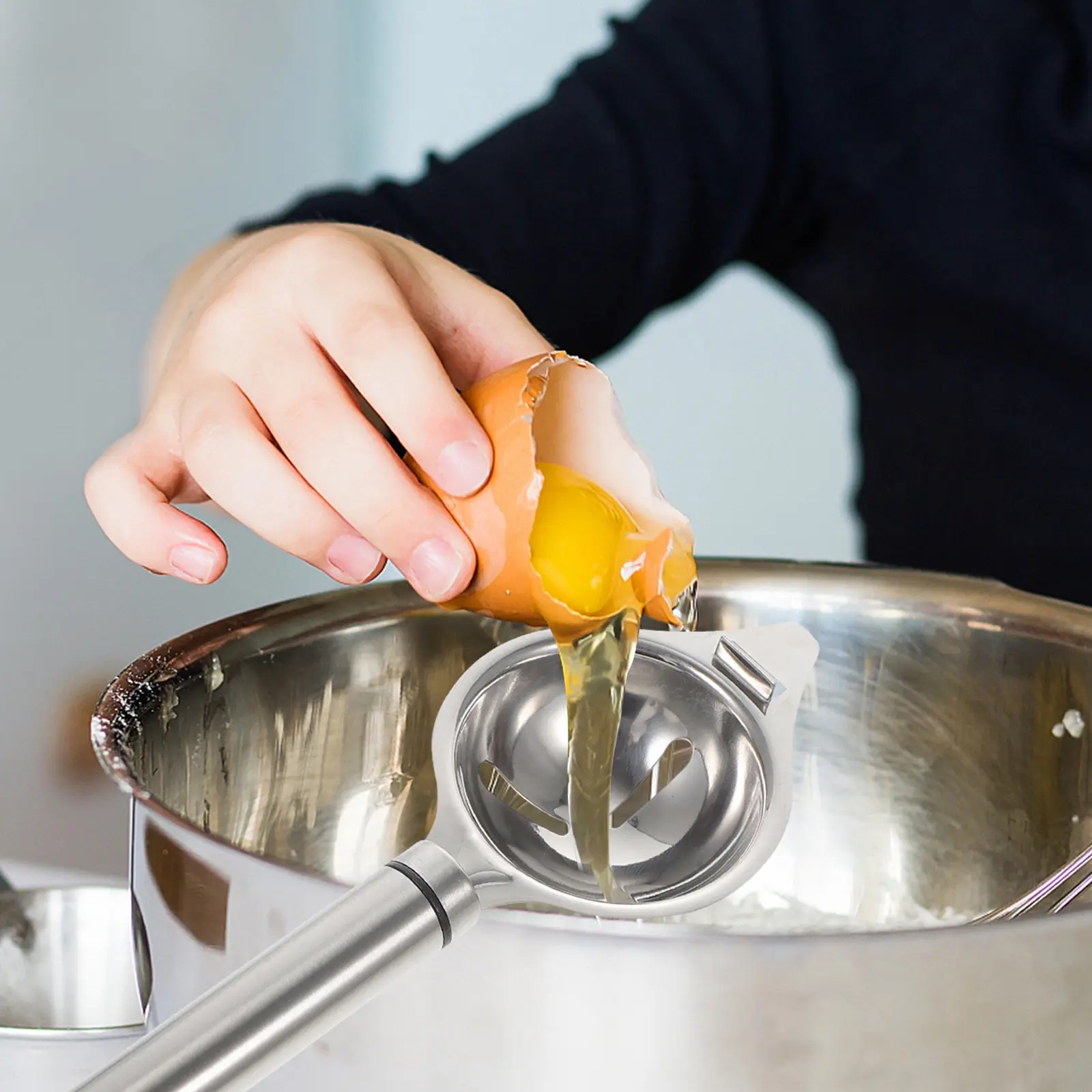 Stainless Steel Egg White Separator with Suspended Storage Design Long Handle Kitchen Baking Tool Egg Yolk Divider Filter
Stainless Steel Egg White Separator with Suspended Storage Design Long Handle Kitchen Baking Tool Egg Yolk Divider Filter