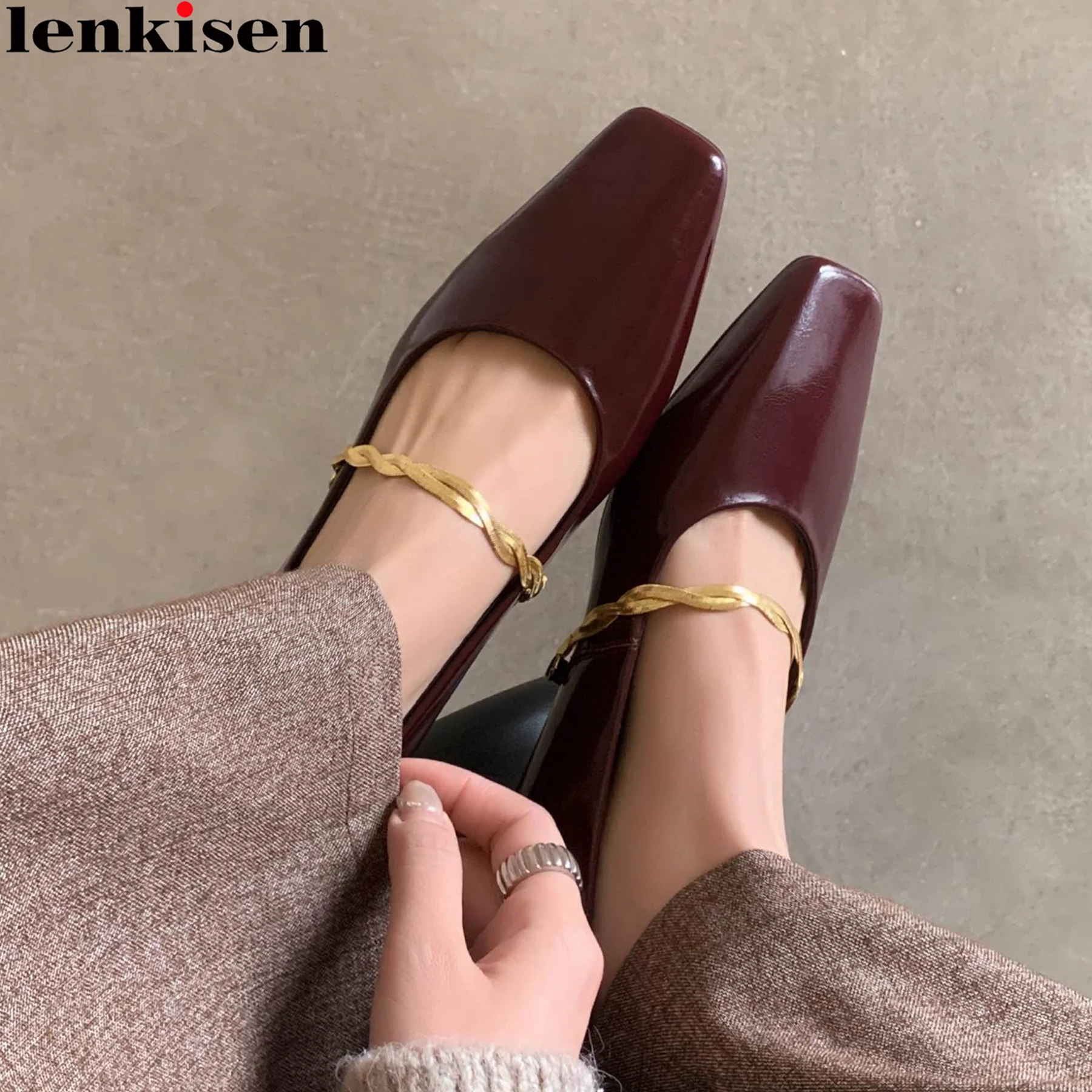 Lenkisen, элегантные весенние туфли Мэри Джейн из коровьей кожи на мелком ретро, роскошные брендовые женские туфли-лодочки с квадратным носком для свиданий и вечеринок
Lenkisen, элегантные весенние туфли Мэри Джейн из коровьей кожи на мелком ретро, роскошные брендовые женские туфли-лодочки с квадратным носком для свиданий и вечеринок