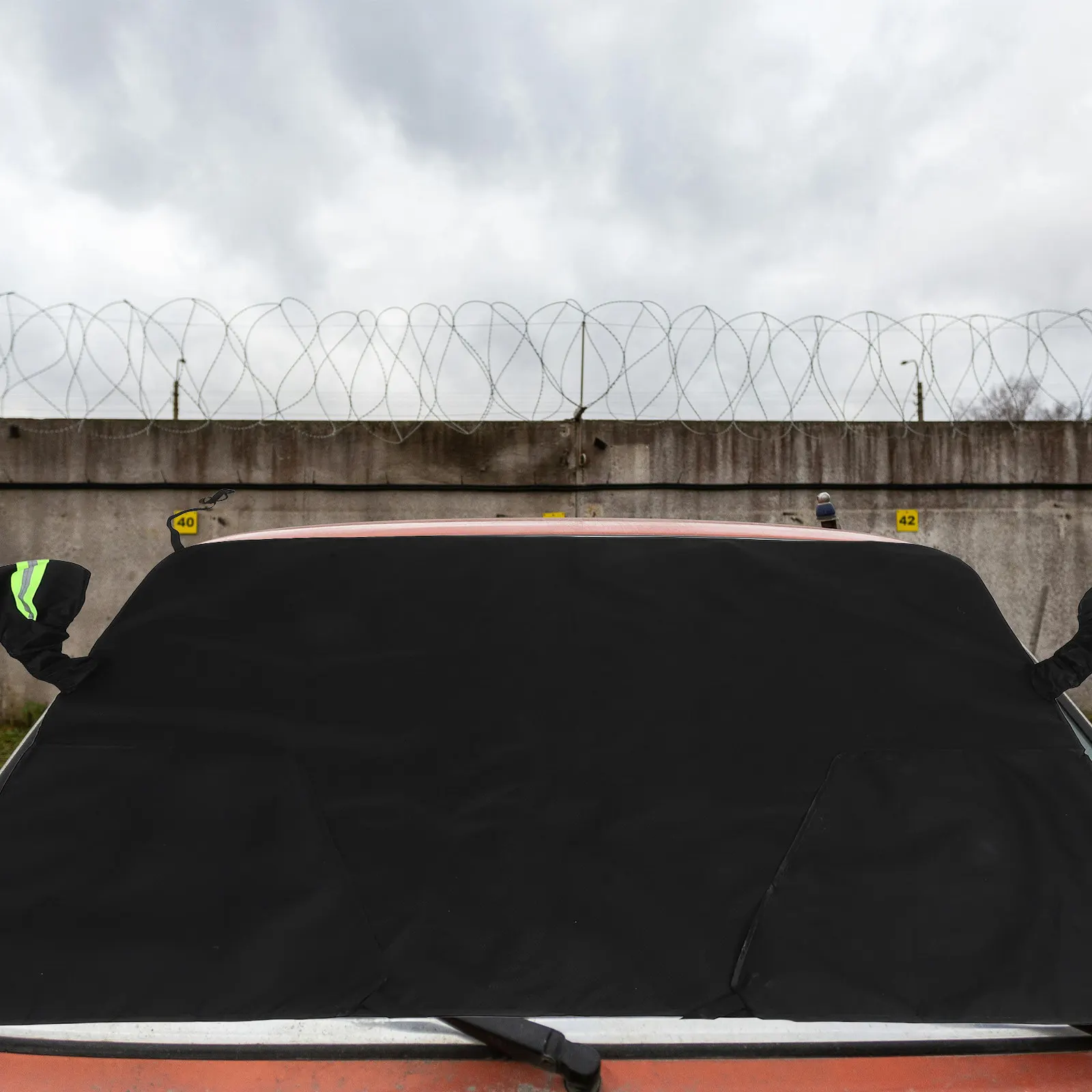 Солнцезащитный экран для лобового стекла автомобиля 120x60 см, утолщенный, многоразовый, защита от снега и солнца для зимы и лета, универсальный, легко устанавливается
Солнцезащитный экран для лобового стекла автомобиля 120x60 см, утолщенный, многоразовый, защита от снега и солнца для зимы и лета, универсальный, легко устанавливается