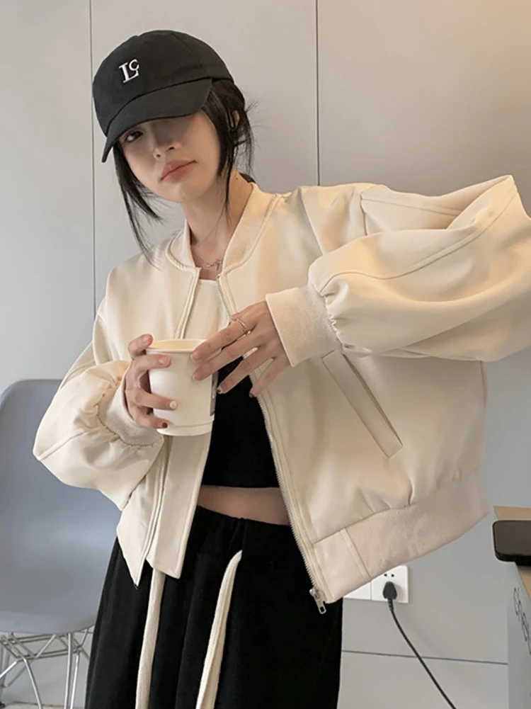 Short Jacket 2023 New Autumn Women's Standing Neck Pocket Long Sleeved Baseball Jacket Sweet Cool Street Trend Casual Coat Tide
Short Jacket 2023 New Autumn Women's Standing Neck Pocket Long Sleeved Baseball Jacket Sweet Cool Street Trend Casual Coat Tide