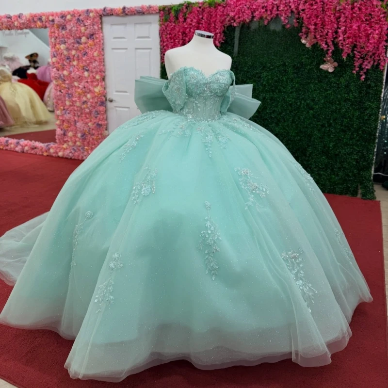 Aqua Blue Shiny Ball Gown Quinceanera Dresses Applique Lace Beading Crystal Bow Tull Corset Off Shoulder Sweet 16 Dress vestidos
Aqua Blue Shiny Ball Gown Quinceanera Dresses Applique Lace Beading Crystal Bow Tull Corset Off Shoulder Sweet 16 Dress vestidos