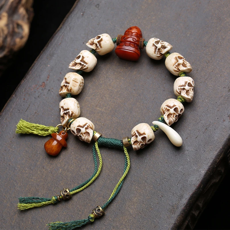 Handmade Bracelet With Clasp And Yak Bone Side Pendant
Handmade Bracelet With Clasp And Yak Bone Side Pendant