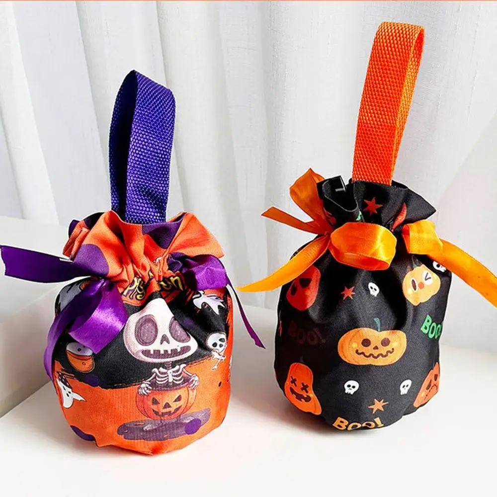 Handheld Halloween Candy Tote Bag Portable Pumpkin Pattern Design Halloween Treat Bags Lightweight Reusable
Handheld Halloween Candy Tote Bag Portable Pumpkin Pattern Design Halloween Treat Bags Lightweight Reusable