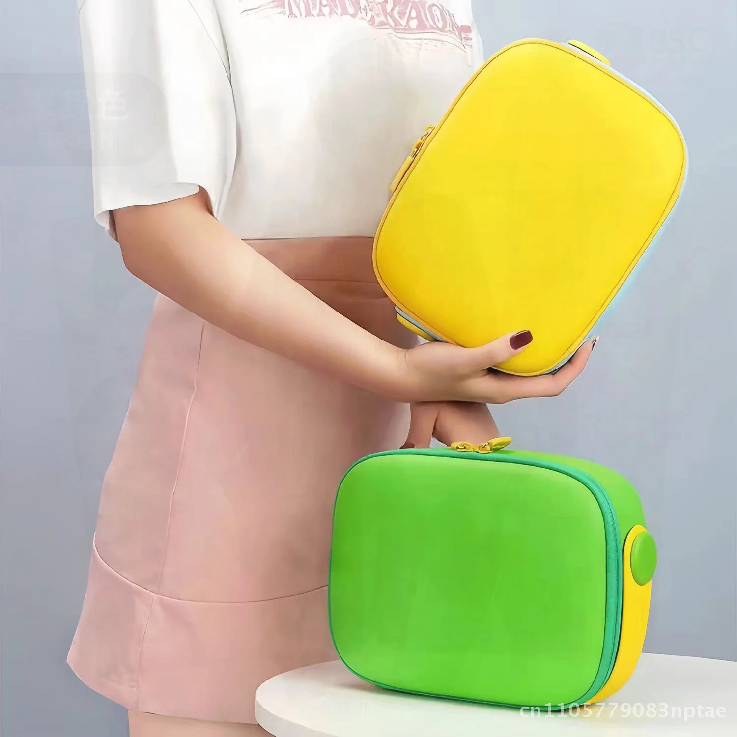 High-End Waterproof Cosmetic Bag Multi-functional Large-Capacity Portable Travel Makeup Pouch Urban Minimalism PVC Cosmetic Case
High-End Waterproof Cosmetic Bag Multi-functional Large-Capacity Portable Travel Makeup Pouch Urban Minimalism PVC Cosmetic Case