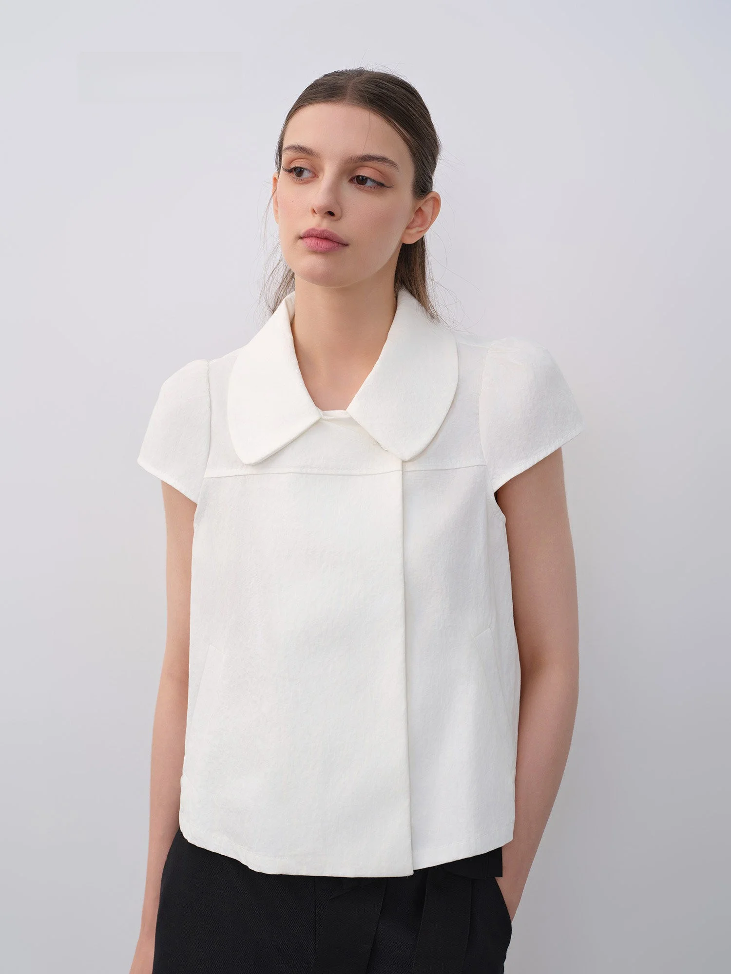 GLYSIX Summer Retro Women's Shirt Doll Collar Slimming Versatile Top Cotton Short Sleeve Bubble Sleeve T-shirt
GLYSIX Summer Retro Women's Shirt Doll Collar Slimming Versatile Top Cotton Short Sleeve Bubble Sleeve T-shirt