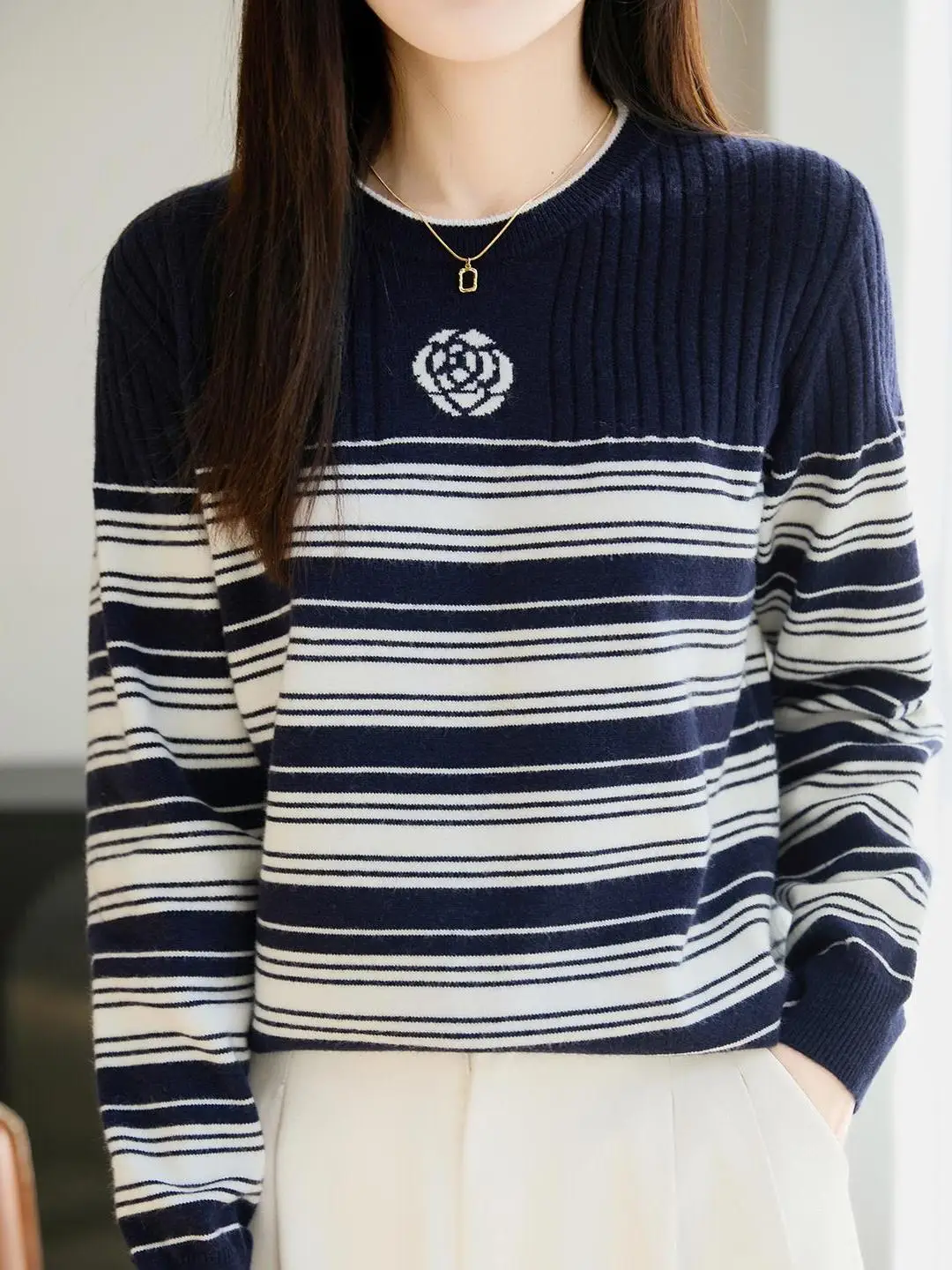 Women's Slim Fit round Ne Knitted Sweater Long Sve Autumn Winter Base Layer irt Inner Wear Striped Color Blo Tea Flo...
Women's Slim Fit round Ne Knitted Sweater Long Sve Autumn Winter Base Layer irt Inner Wear Striped Color Blo Tea Flo...