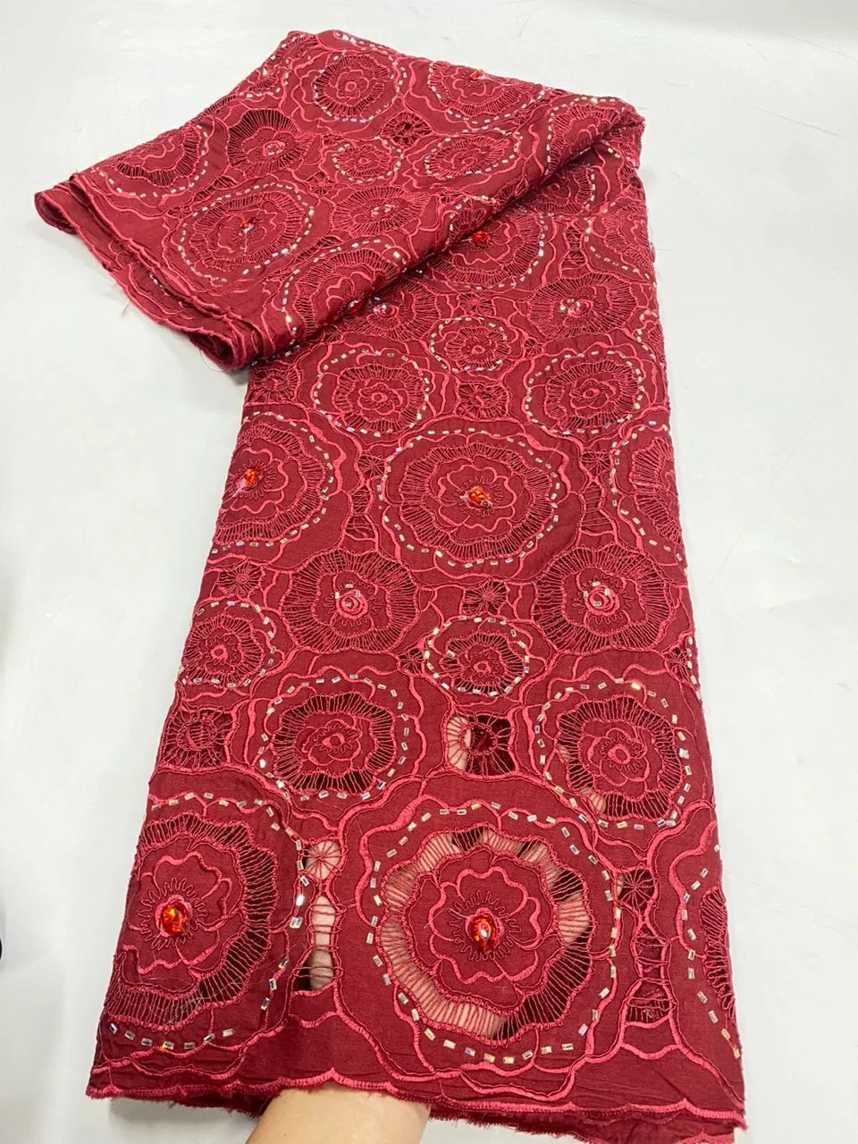 Nigerian Guipure Cord Lace Fabric 2026 High Quality Embroidered 5 Yard African Water Soluble Lace Fabric For Party Dress G100-1
Nigerian Guipure Cord Lace Fabric 2026 High Quality Embroidered 5 Yard African Water Soluble Lace Fabric For Party Dress G100-1
