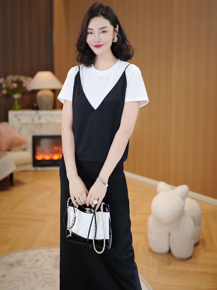 Elegant Short V-Neck Acetate Satin Slip Dress Versatile Smooth Quality Beauty in Fashion Women's Fashion Summer 2026
Elegant Short V-Neck Acetate Satin Slip Dress Versatile Smooth Quality Beauty in Fashion Women's Fashion Summer 2026