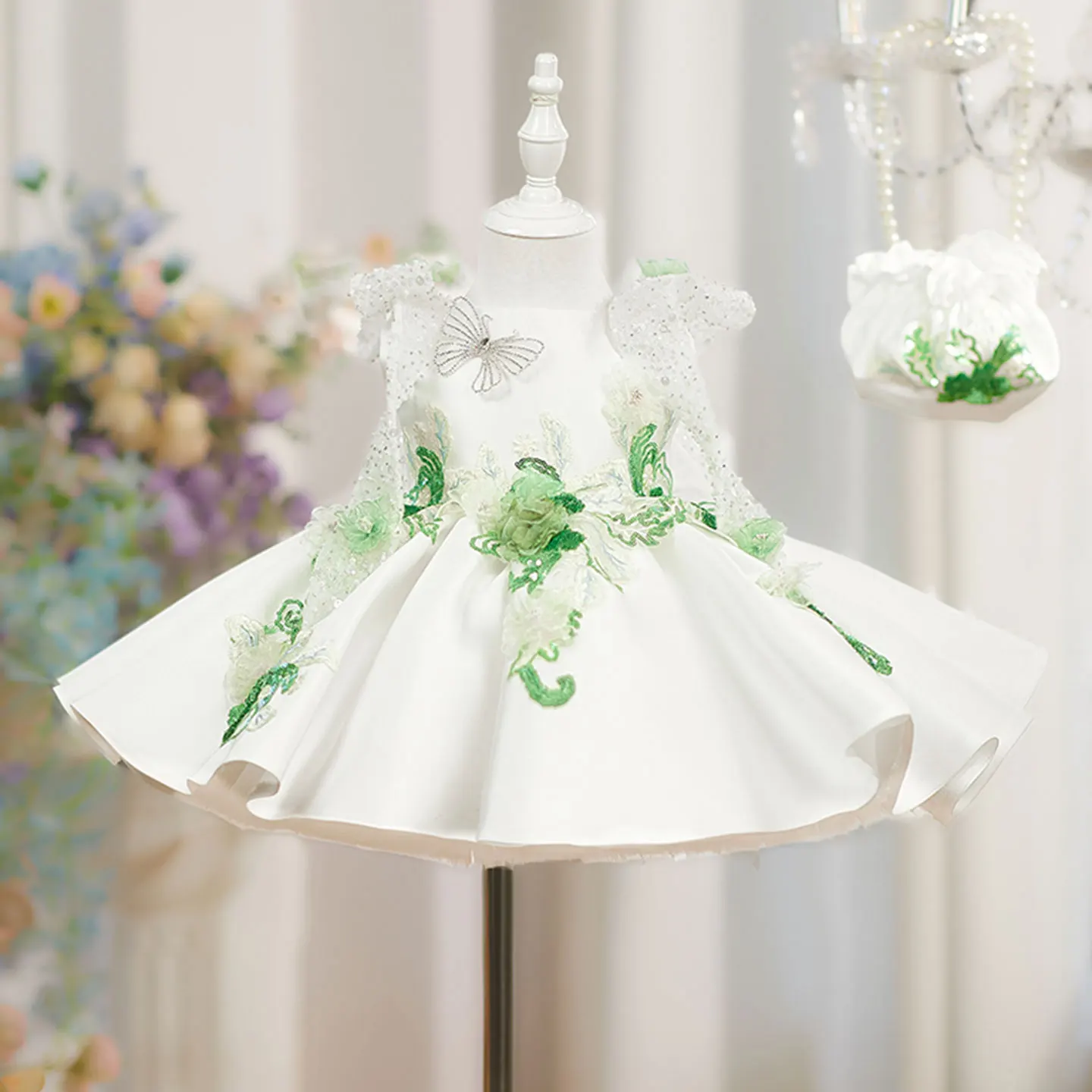 Dreamy Vow D229 Luxury White Flower Girl Dress Beaded Knee Length Princess Kids Gown for Wedding Birthday Festival Party Pageant
Dreamy Vow D229 Luxury White Flower Girl Dress Beaded Knee Length Princess Kids Gown for Wedding Birthday Festival Party Pageant