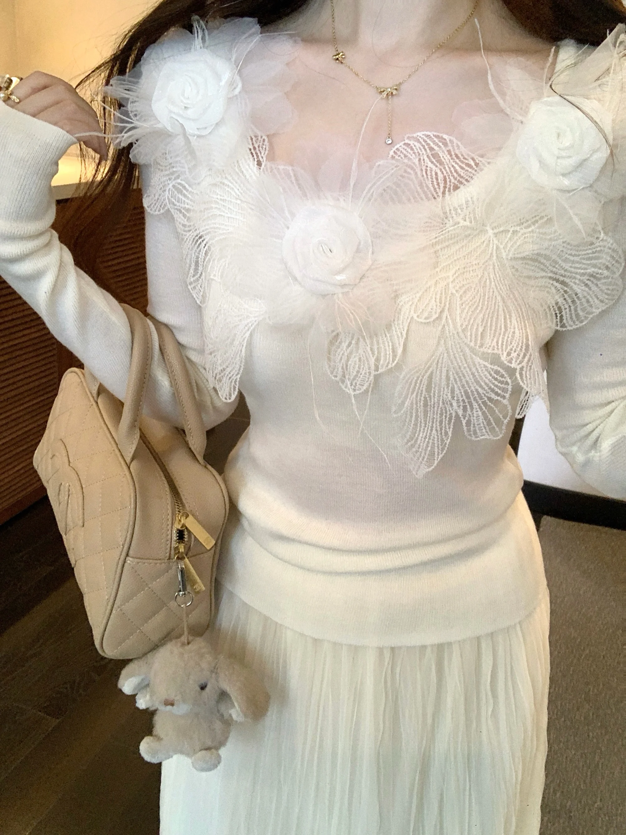 Белый вязаный топ с 3D-цветами, облегающий, с длинным рукавом, базовая кофта, мягкий полиэстер, женская модная зимняя вязаная одежда
Белый вязаный топ с 3D-цветами, облегающий, с длинным рукавом, базовая кофта, мягкий полиэстер, женская модная зимняя вязаная одежда