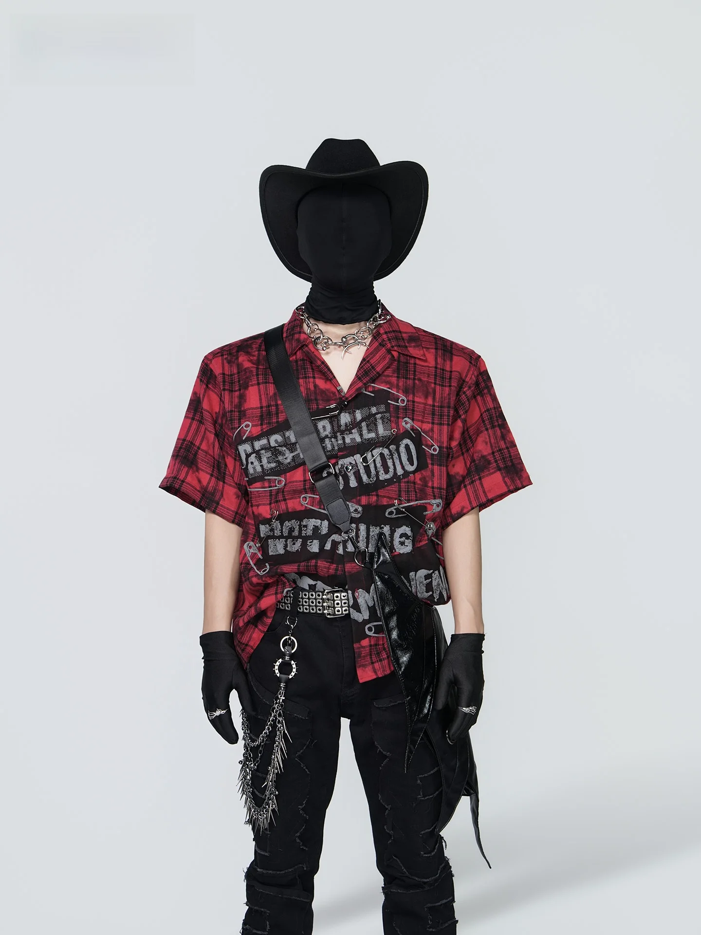 VE2 American Red Plaid 3D Pin Decoration Short Sleeve Unisex Punk Style Shirt Cotton Polyester Blend Summer Fashion Shirt
VE2 American Red Plaid 3D Pin Decoration Short Sleeve Unisex Punk Style Shirt Cotton Polyester Blend Summer Fashion Shirt