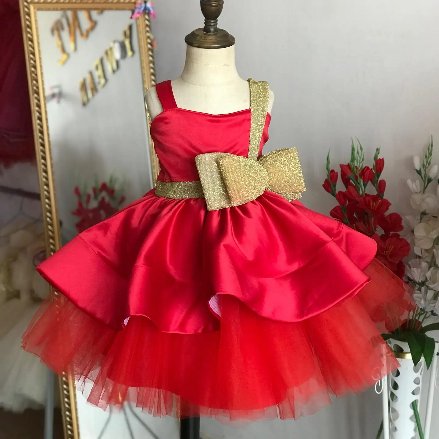 Red Flower Girl Dresses for Wedding Bow Sash Girls Birthday Gowns Knee Length First Communion Dress Photography
Red Flower Girl Dresses for Wedding Bow Sash Girls Birthday Gowns Knee Length First Communion Dress Photography