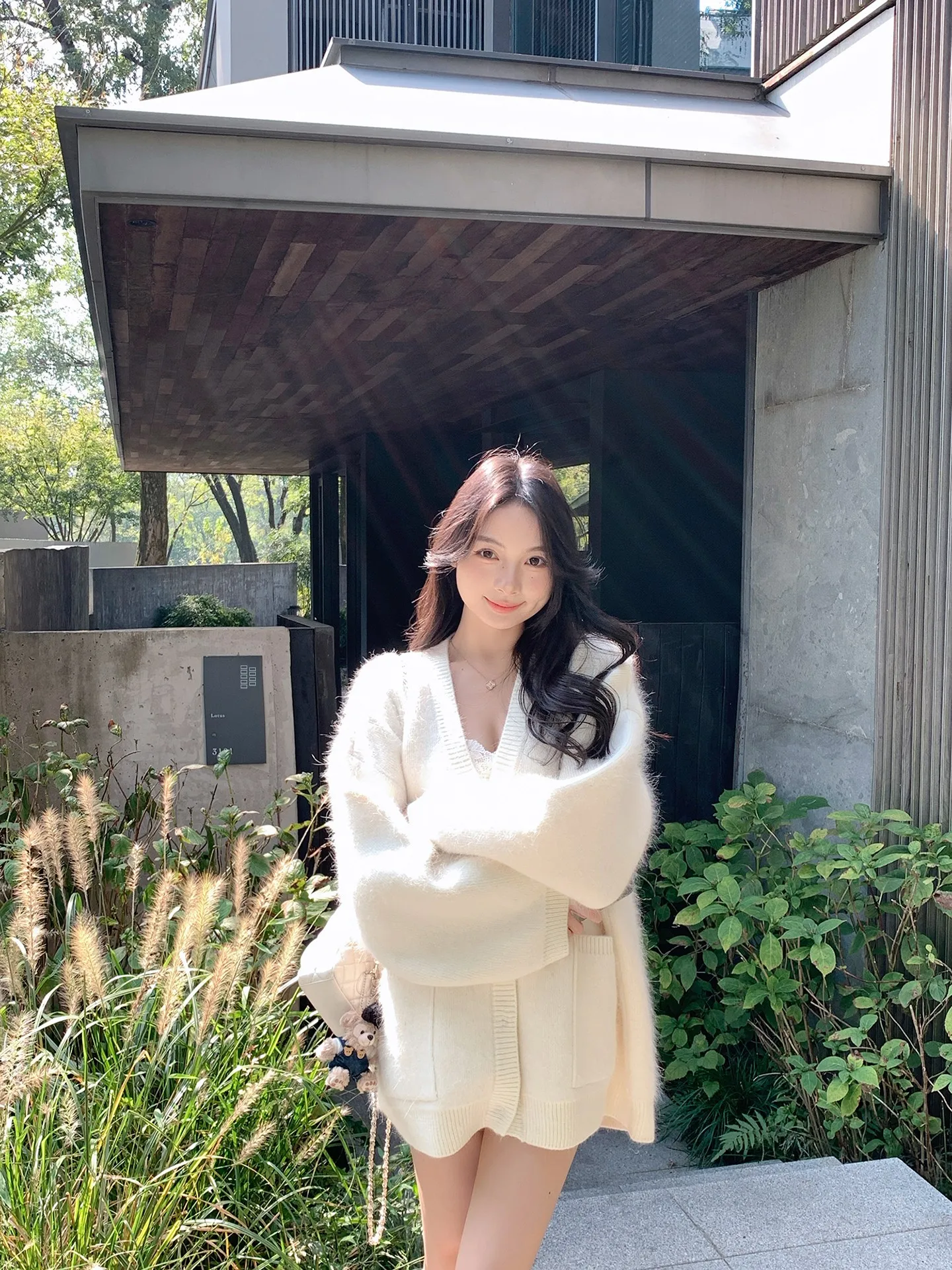 White Mixed Woolen Sweater Cardigan Women's Loose Fit Winter New Sle Yarn Coat V-ne Long Sve Warmth Fluffy Outerwear
White Mixed Woolen Sweater Cardigan Women's Loose Fit Winter New Sle Yarn Coat V-ne Long Sve Warmth Fluffy Outerwear