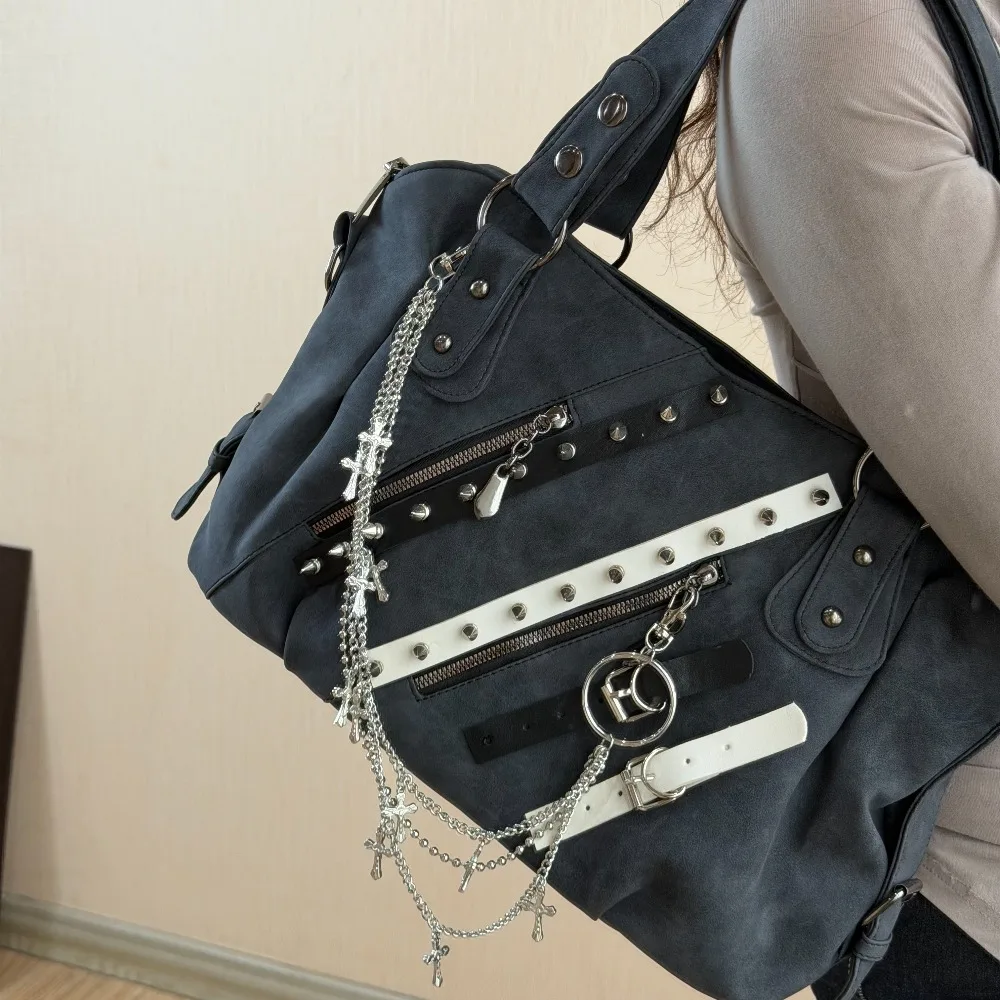 Original Black Shoulder Bag Subculture Rivet Crossbody Bags Chain Punk Messenger Bag for Men and Women
Original Black Shoulder Bag Subculture Rivet Crossbody Bags Chain Punk Messenger Bag for Men and Women