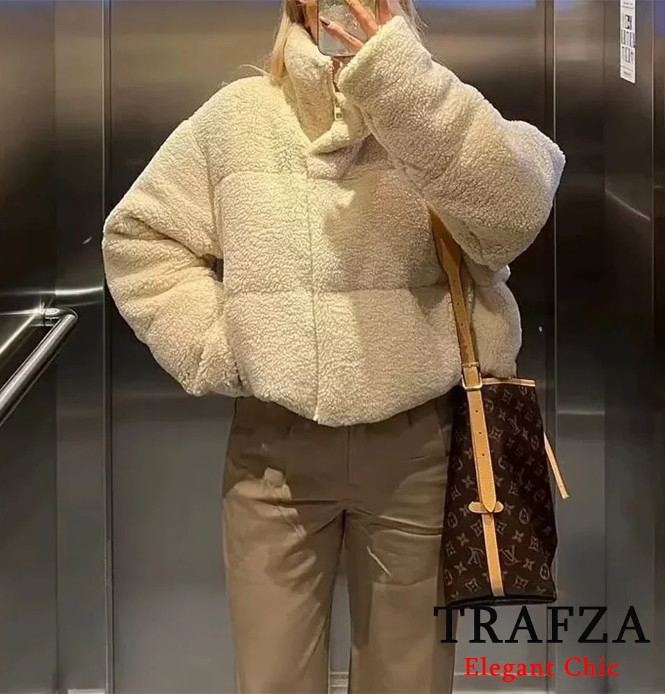 TRAFZA-Women Casual Fleece Coat Lapel Zipper Pockets Loose Coat New 2024 Fashion Fall Winter Beige Simple Versatile Coat
TRAFZA-Women Casual Fleece Coat Lapel Zipper Pockets Loose Coat New 2024 Fashion Fall Winter Beige Simple Versatile Coat