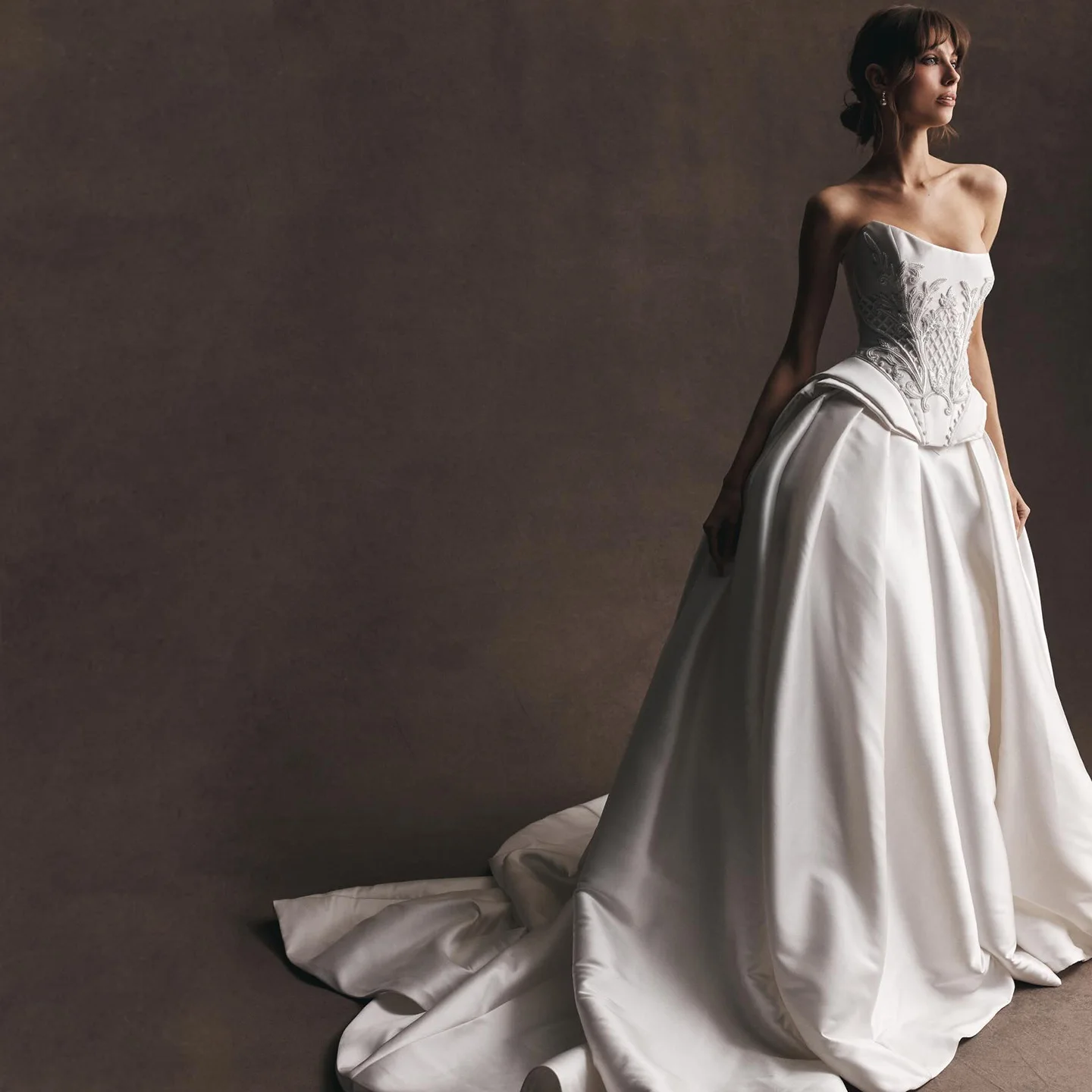 Sharon Said 2026 Luxury Satin Wedding Dress Strapless Embroidered Corset with Chapel Train Bride Ball Gown SW599 Customized
Sharon Said 2026 Luxury Satin Wedding Dress Strapless Embroidered Corset with Chapel Train Bride Ball Gown SW599 Customized