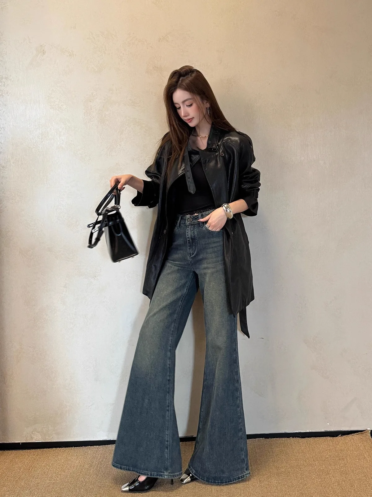 Синие расклешенные джинсы на подкладке с высокой талией, повседневные винтажные женские длинные джинсовые брюки длиной до пола, мягкие хлопковые джинсовые брюки
Синие расклешенные джинсы на подкладке с высокой талией, повседневные винтажные женские длинные джинсовые брюки длиной до пола, мягкие хлопковые джинсовые брюки