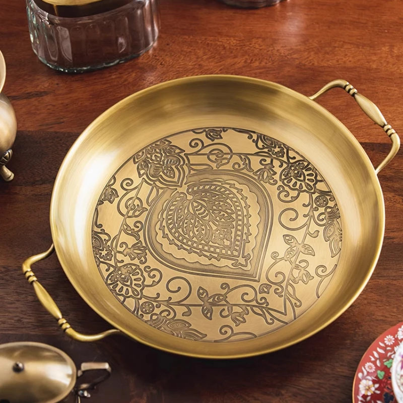 Vintage Brass Tray Living Room Round Plate Candy Dry Fruit Food Dish Luxury Decorative Carved Storage Tray with Handle
Vintage Brass Tray Living Room Round Plate Candy Dry Fruit Food Dish Luxury Decorative Carved Storage Tray with Handle