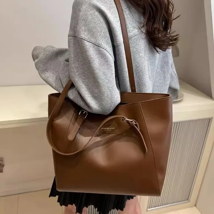 Женская сумка-тоут большой емкости, простой дизайн, сумка-тоут для осени, зимы, весны, школьная сумка Sli
Женская сумка-тоут большой емкости, простой дизайн, сумка-тоут для осени, зимы, весны, школьная сумка Sli