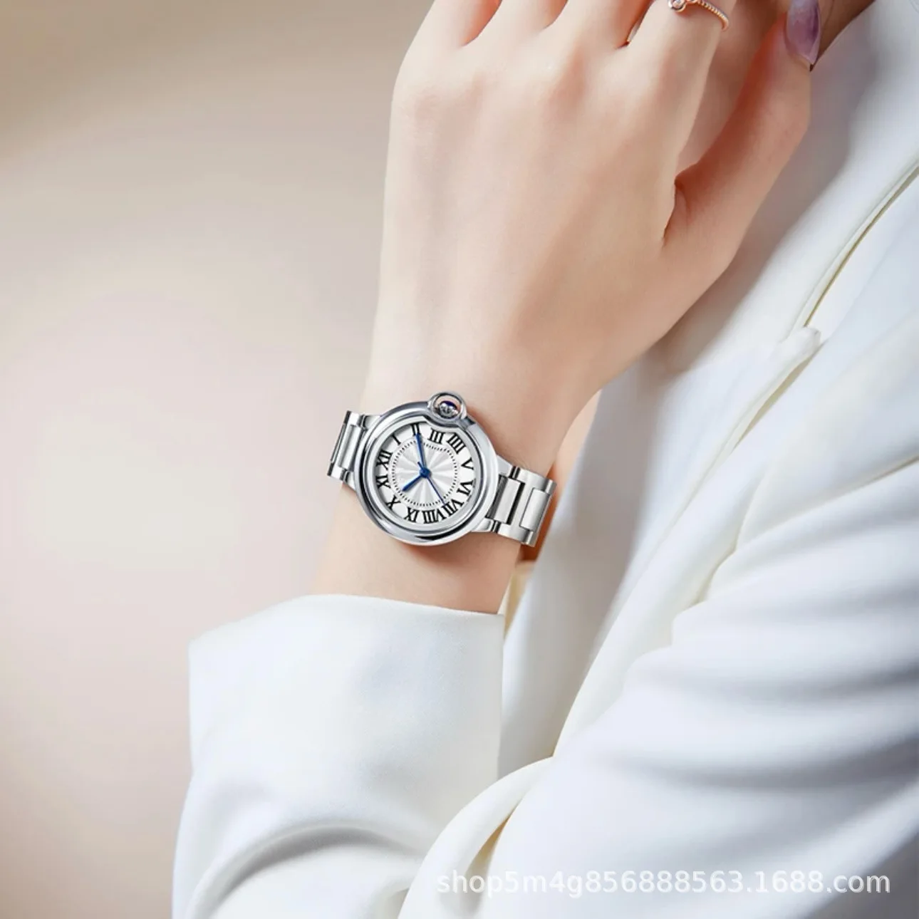 Classic retro watch, ladies' blue needle balloon, exquisite fashion, simple and high-end watch, light luxury
Classic retro watch, ladies' blue needle balloon, exquisite fashion, simple and high-end watch, light luxury