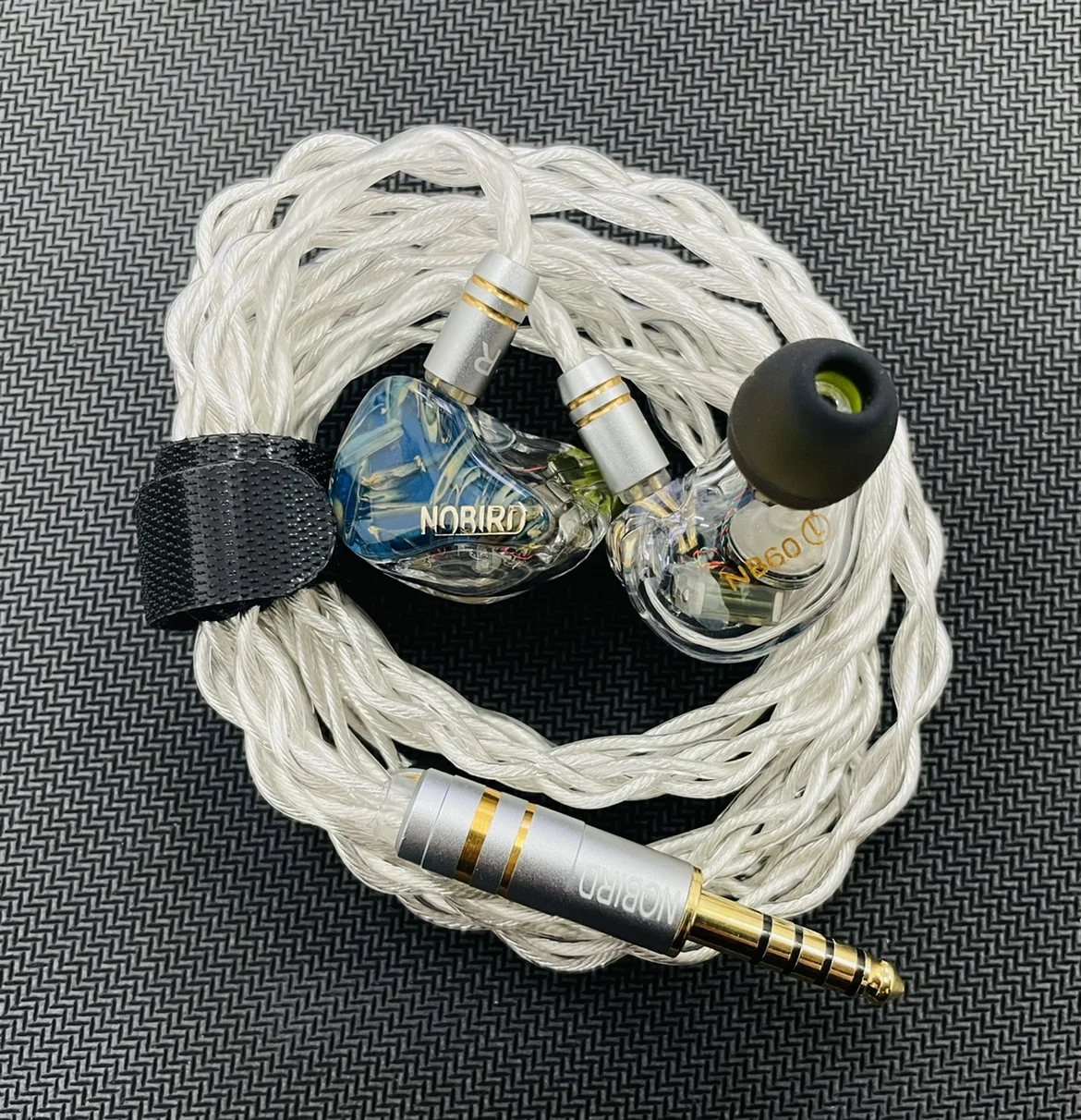 Cloth bird NB60 one circle two iron two electrostatic 5 unit circle iron electrostatic HIFI headset listening earplugs
Cloth bird NB60 one circle two iron two electrostatic 5 unit circle iron electrostatic HIFI headset listening earplugs
