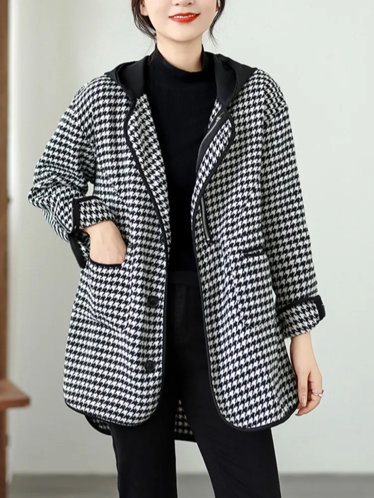 High-End Women's Quilted Woolen Jaet with Hood Patchwork Design Casual Loose Fit Long Sve Anti-Aging Faionable Winter ...
High-End Women's Quilted Woolen Jaet with Hood Patchwork Design Casual Loose Fit Long Sve Anti-Aging Faionable Winter ...