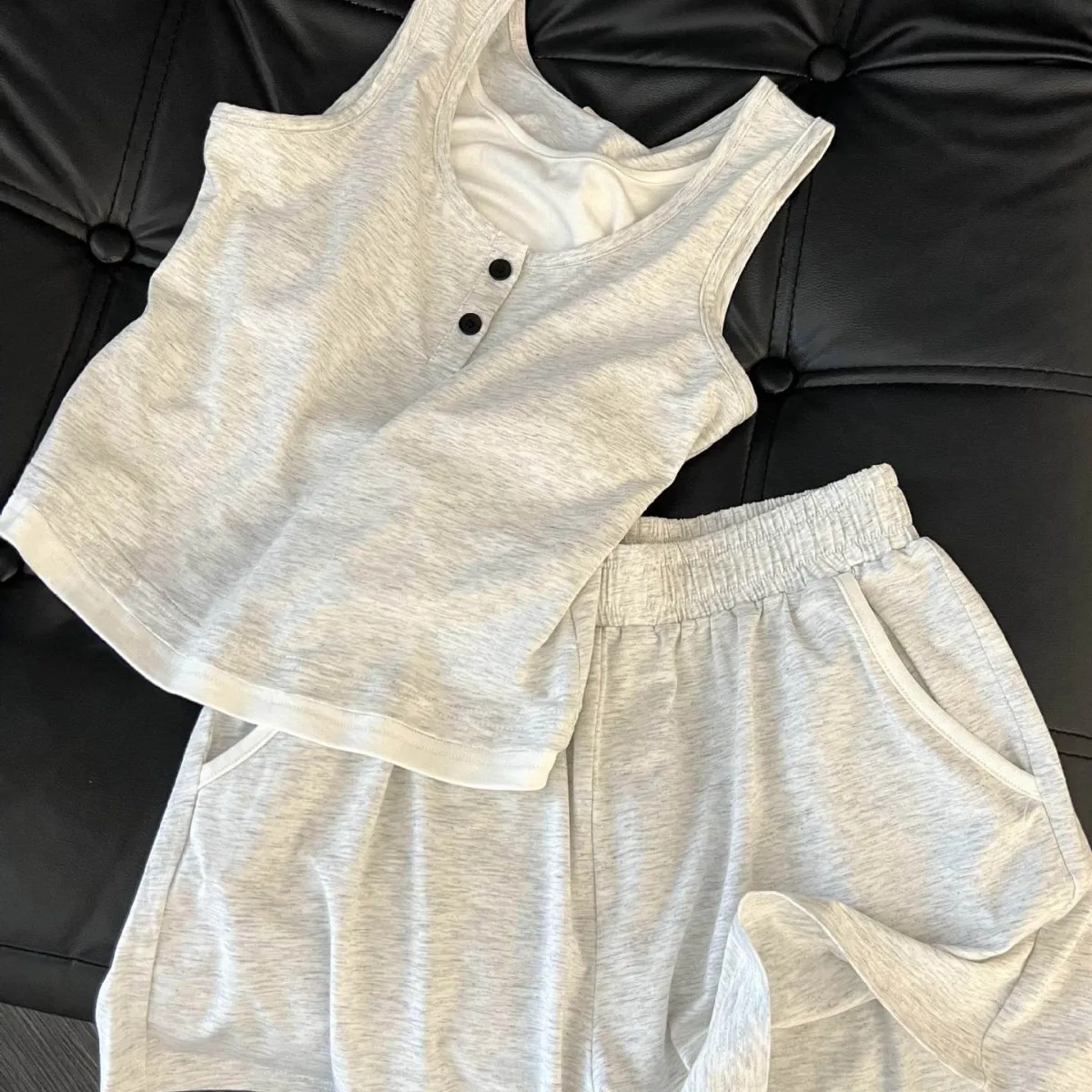 Simple Solid Color Casual Sleeveless Pajamas for Women, New Spring and Summer Spaghetti Strap Shorts Homewear Set, Summer Outfit
Simple Solid Color Casual Sleeveless Pajamas for Women, New Spring and Summer Spaghetti Strap Shorts Homewear Set, Summer Outfit