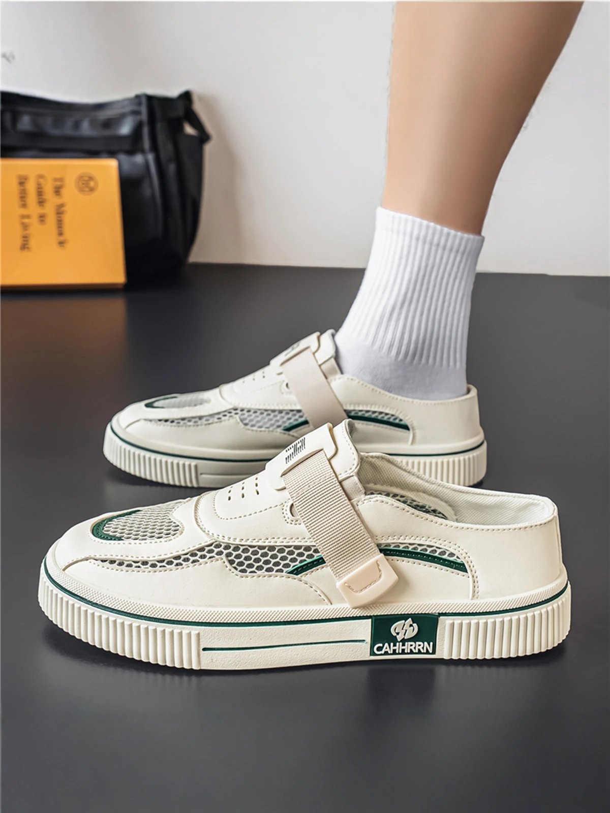 Men's Summer Outdoor Wear Breathable Anti-Slip Wear-Resistant Sports Sandals Mesh Upper Slip-On Beach Shoes Comfortable Casual
Men's Summer Outdoor Wear Breathable Anti-Slip Wear-Resistant Sports Sandals Mesh Upper Slip-On Beach Shoes Comfortable Casual
