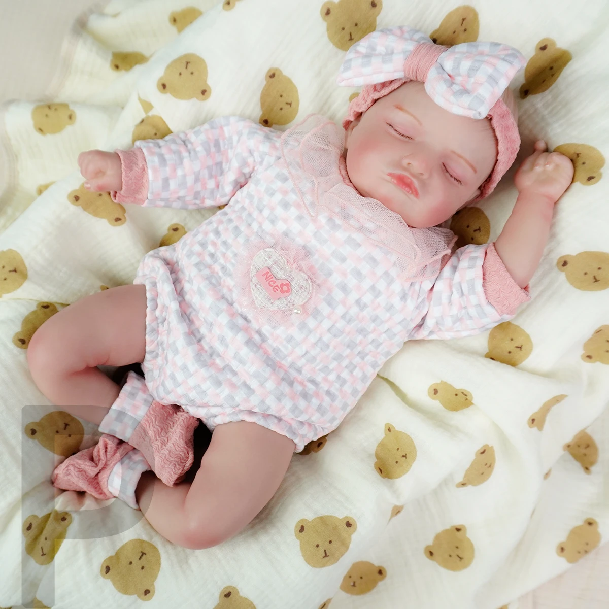 JOYORA 50 см реалистичная тканевая кукла возрождения тела, высокое качество, нарисованная вручную кукла, завершенная картина, реалистичная 3D кожа, Рождественский подарок
JOYORA 50 см реалистичная тканевая кукла возрождения тела, высокое качество, нарисованная вручную кукла, завершенная картина, реалистичная 3D кожа, Рождественский подарок