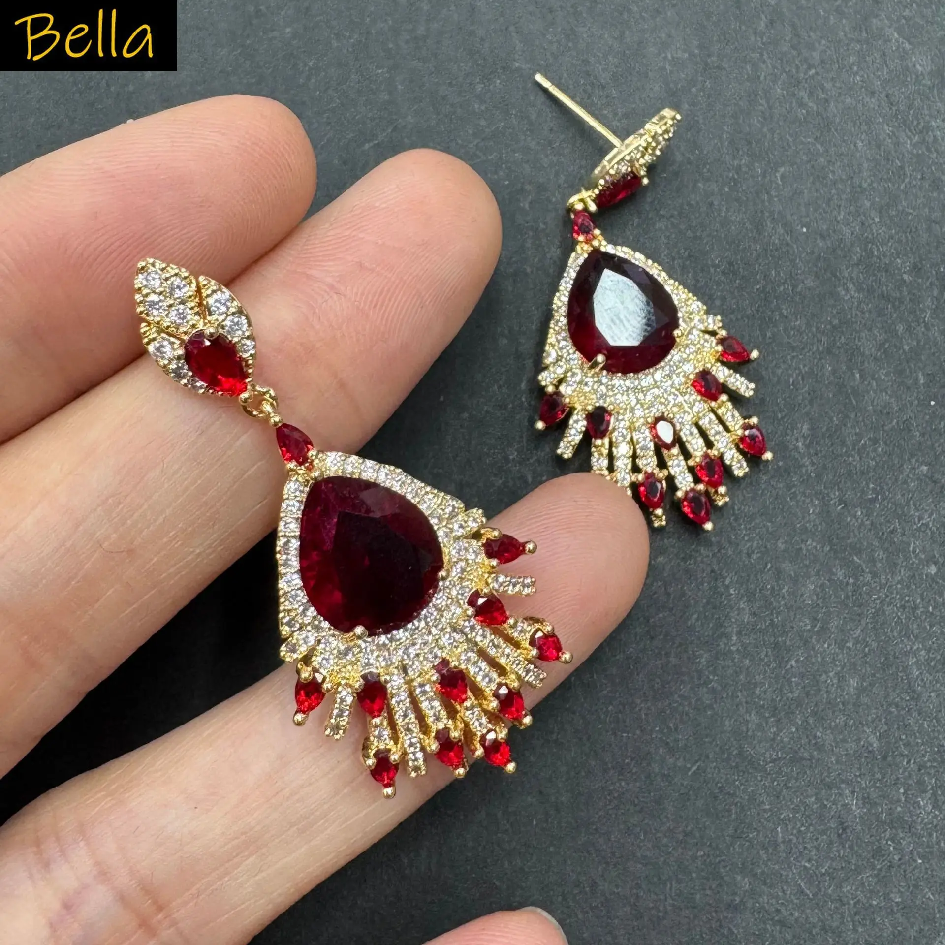 green red earrings for women elegant jewelry gala event wedding party shiny zircon dangling earrings teardrop pendant gift
green red earrings for women elegant jewelry gala event wedding party shiny zircon dangling earrings teardrop pendant gift