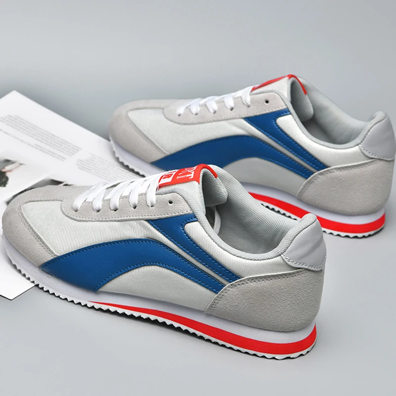 New Men Women Sneakers Classic Retro Summer Comfort Outdoor Runn Shoes Hot Selling Tie Up Low Cut Fashion Walking Tennis Shoes
New Men Women Sneakers Classic Retro Summer Comfort Outdoor Runn Shoes Hot Selling Tie Up Low Cut Fashion Walking Tennis Shoes