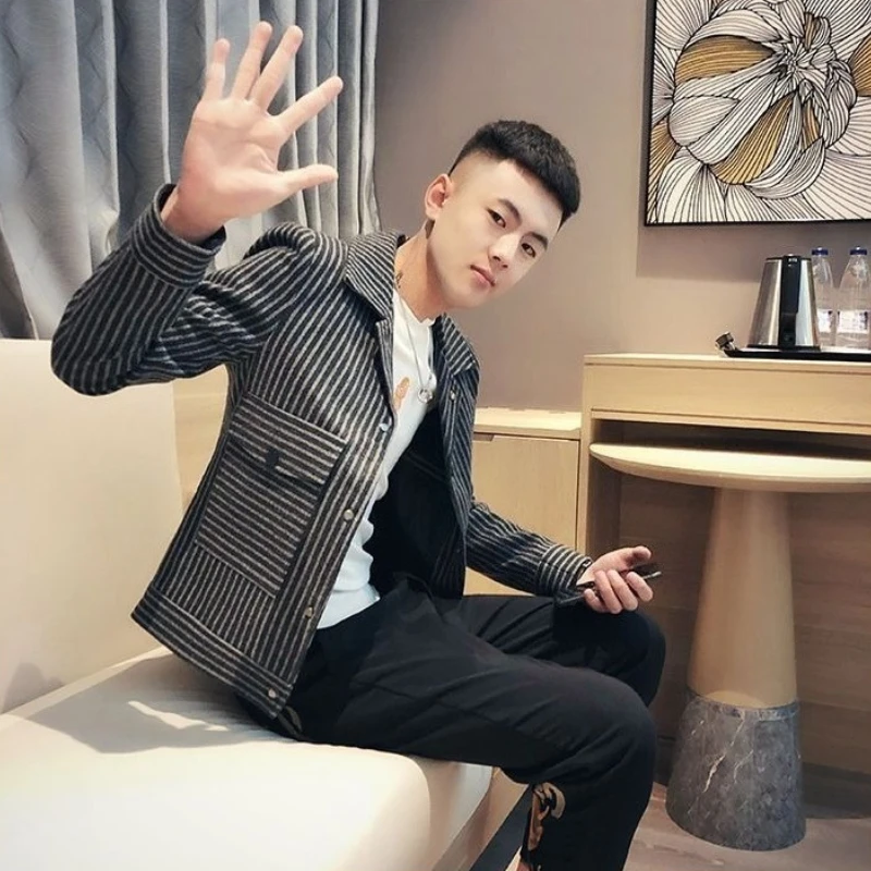 Men's Korean Trendy Slim Fit Tweed Stripe Jacket Spring Autumn Casual Workwear Premium Influencer Jacket
Men's Korean Trendy Slim Fit Tweed Stripe Jacket Spring Autumn Casual Workwear Premium Influencer Jacket