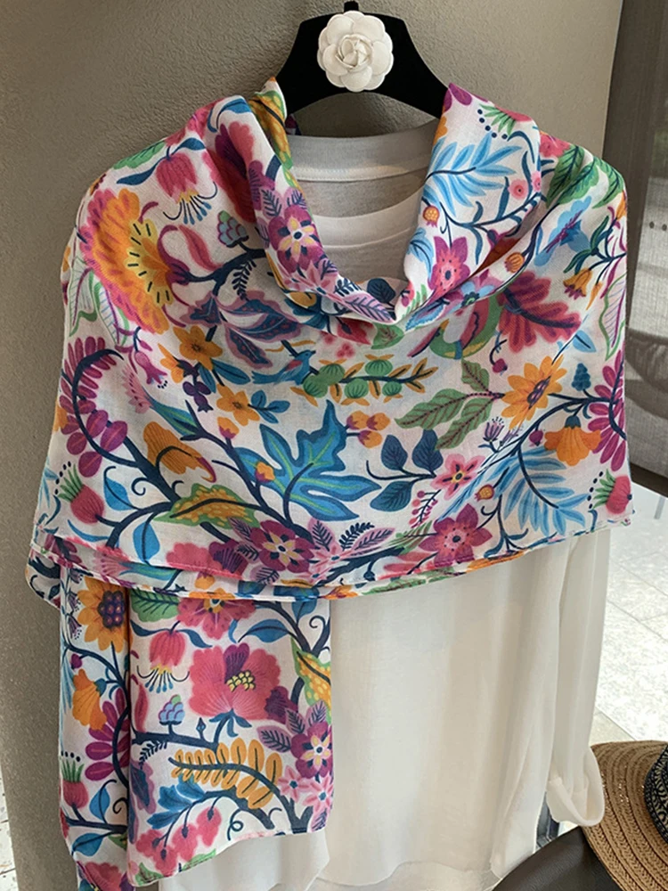 Элегантный женский шелковый шарф, шаль с милым цветочным принтом, солнцезащитный крем, банданы, хиджаб, Mujer, шарф-парео, платок в стиле бохо, мода для путешествий 
Элегантный женский шелковый шарф, шаль с милым цветочным принтом, солнцезащитный крем, банданы, хиджаб, Mujer, шарф-парео, платок в стиле бохо, мода для путешествий