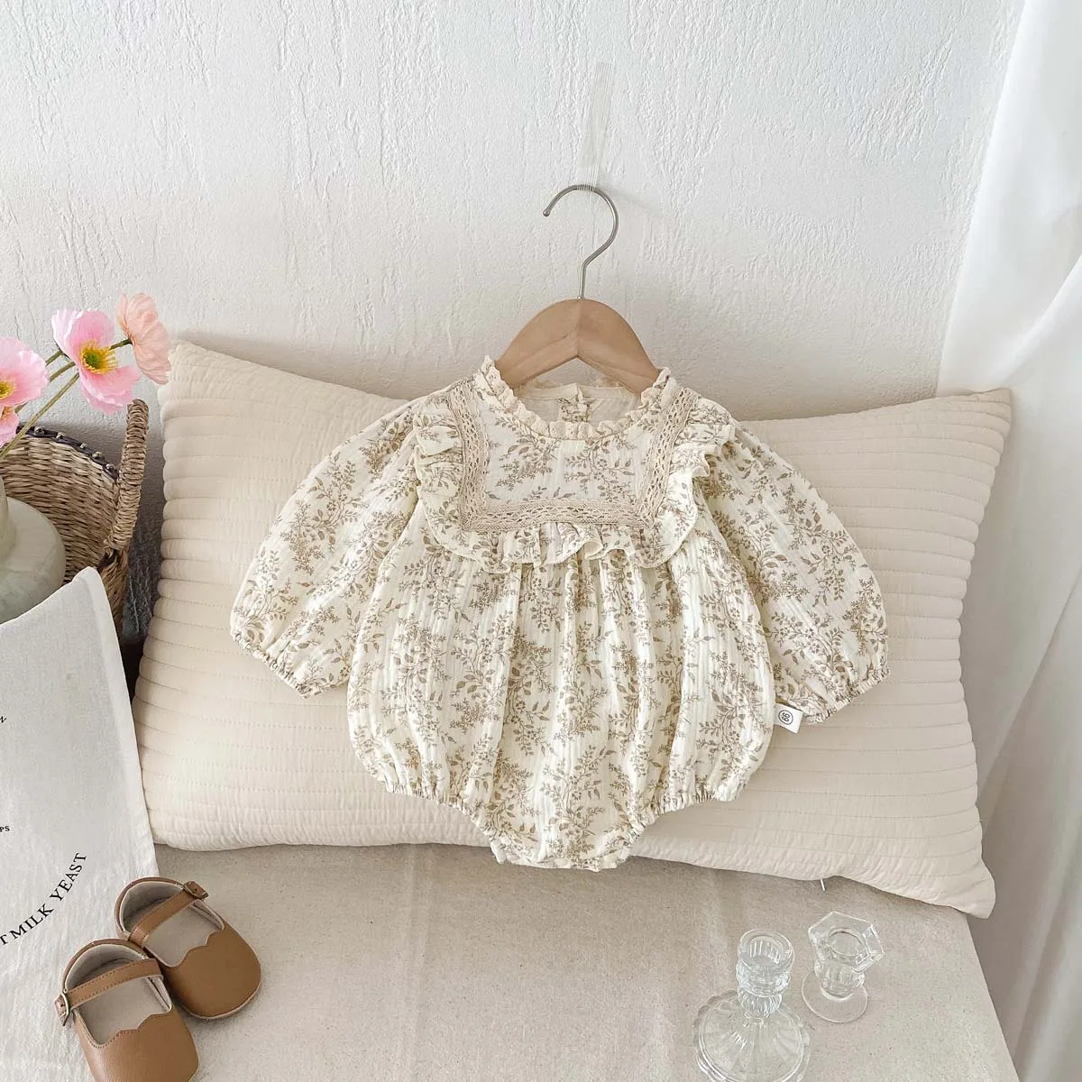 Cotton Floral Bodysuit for Toddlers - Cute Long Sleeve Ruffle Collar Romper with Woven Texture for Spring/Fall - 95% Cotton, 5%
Cotton Floral Bodysuit for Toddlers - Cute Long Sleeve Ruffle Collar Romper with Woven Texture for Spring/Fall - 95% Cotton, 5%