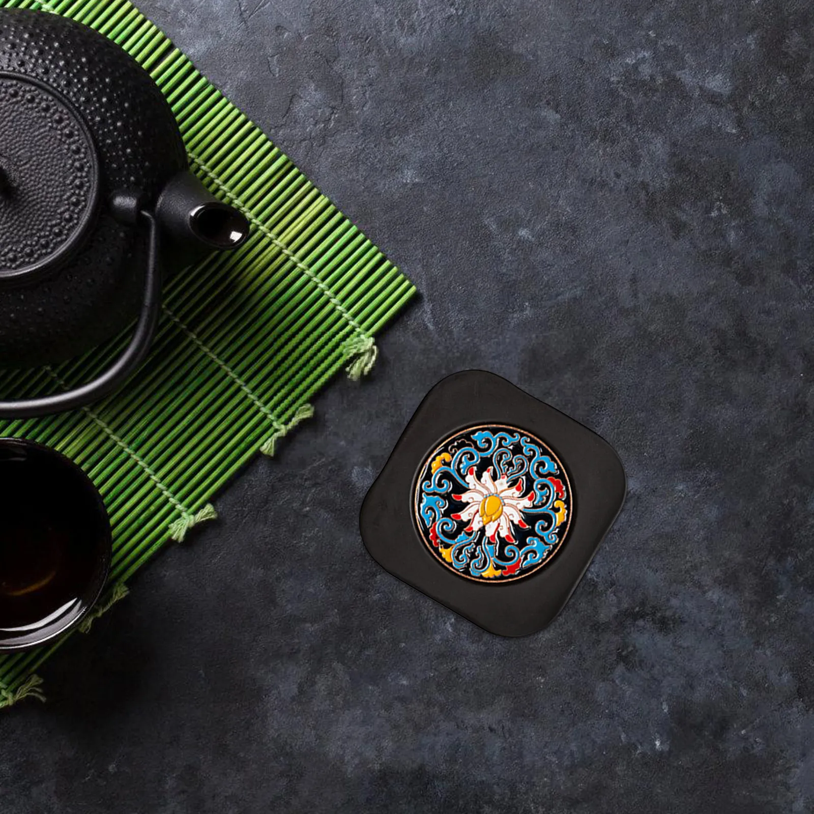 1Set Tea Cup Mat Vintage Bakelite Coaster Set Anti Scald Pad Carved Nonslip Drinks Coaster Coffee Kitchen Decor
1Set Tea Cup Mat Vintage Bakelite Coaster Set Anti Scald Pad Carved Nonslip Drinks Coaster Coffee Kitchen Decor