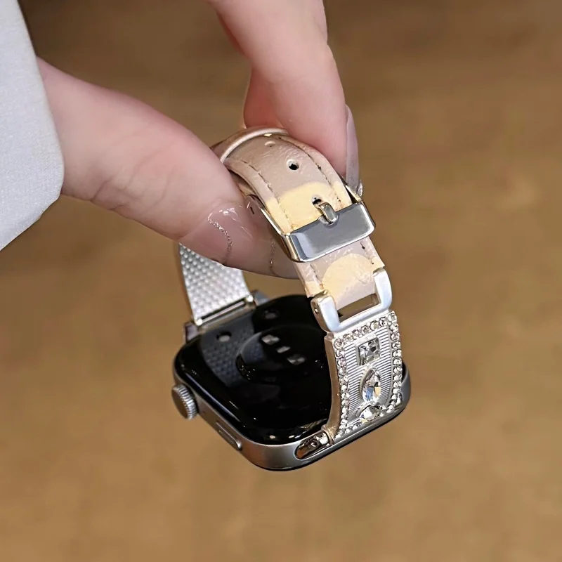 Diamond studded metal flower genuine leather suitable for HW Watch Fit3/Fit4 straps and HW Band 8/9/10NFC handmade straps
Diamond studded metal flower genuine leather suitable for HW Watch Fit3/Fit4 straps and HW Band 8/9/10NFC handmade straps