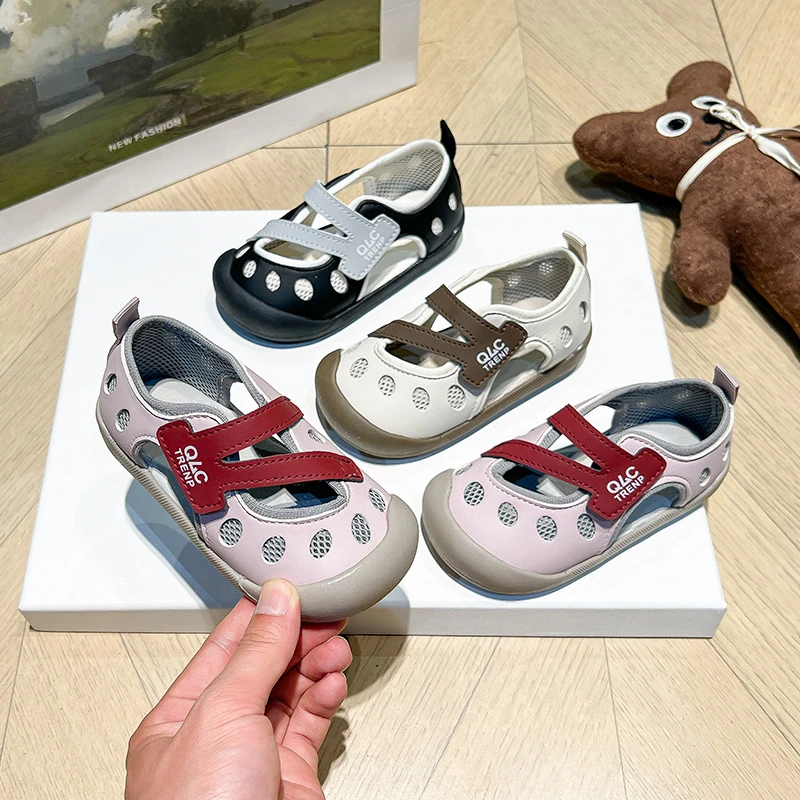 Children's Sandals 2026 Summer New Children's Beach Shoes Soft Bottom Korean Version Breathable Girls' Sports Sandals Net
Children's Sandals 2026 Summer New Children's Beach Shoes Soft Bottom Korean Version Breathable Girls' Sports Sandals Net