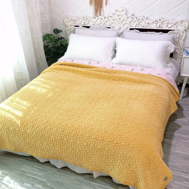 Solid Color Blanket Milk Velvet Thickened Queensize Bedspread On The Bed Linen Quilted Cushion Quilt Bed Sheet 200x225cm
Solid Color Blanket Milk Velvet Thickened Queensize Bedspread On The Bed Linen Quilted Cushion Quilt Bed Sheet 200x225cm