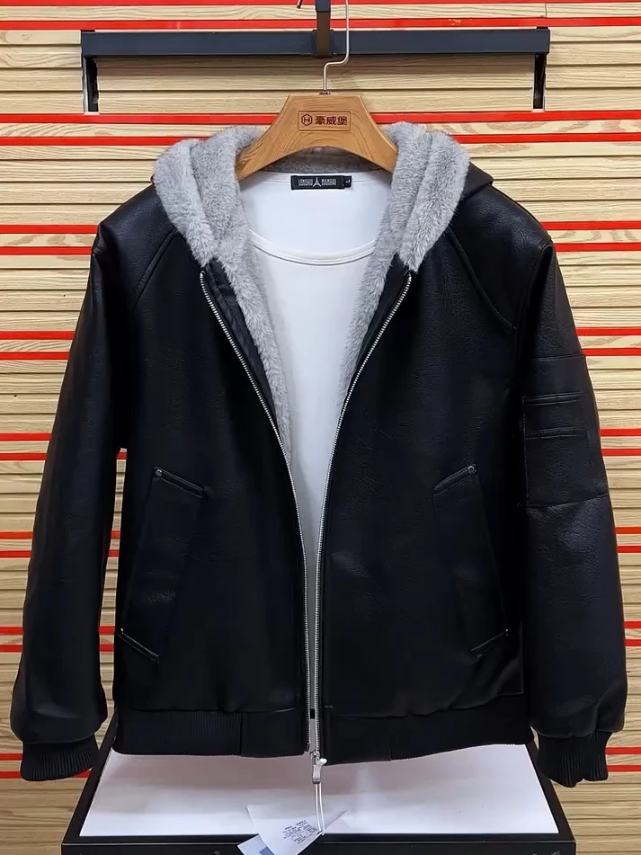 Мужская осенне-зимняя новая куртка из искусственной кожи с капюшоном, теплая, модная, повседневная, приталенная, с длинными рукавами, на молнии
Мужская осенне-зимняя новая куртка из искусственной кожи с капюшоном, теплая, модная, повседневная, приталенная, с длинными рукавами, на молнии