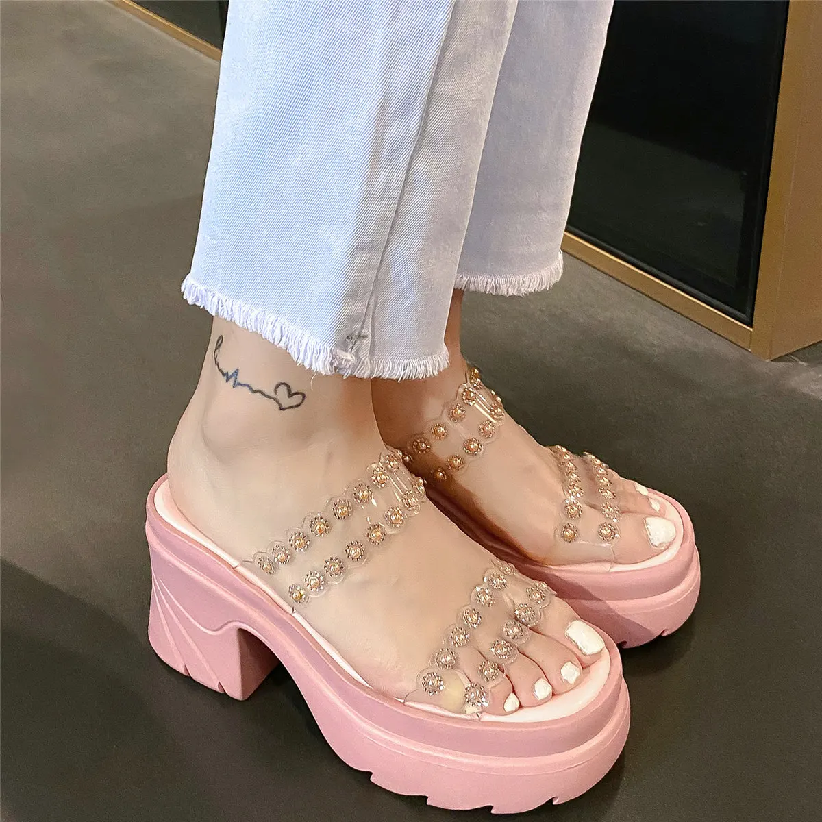 Summer Rhinestones Shoes Women Genuine Leather High Heel Roman Gladiator Sandals Female Open Toe Platform Pumps Casual Shoes
Summer Rhinestones Shoes Women Genuine Leather High Heel Roman Gladiator Sandals Female Open Toe Platform Pumps Casual Shoes