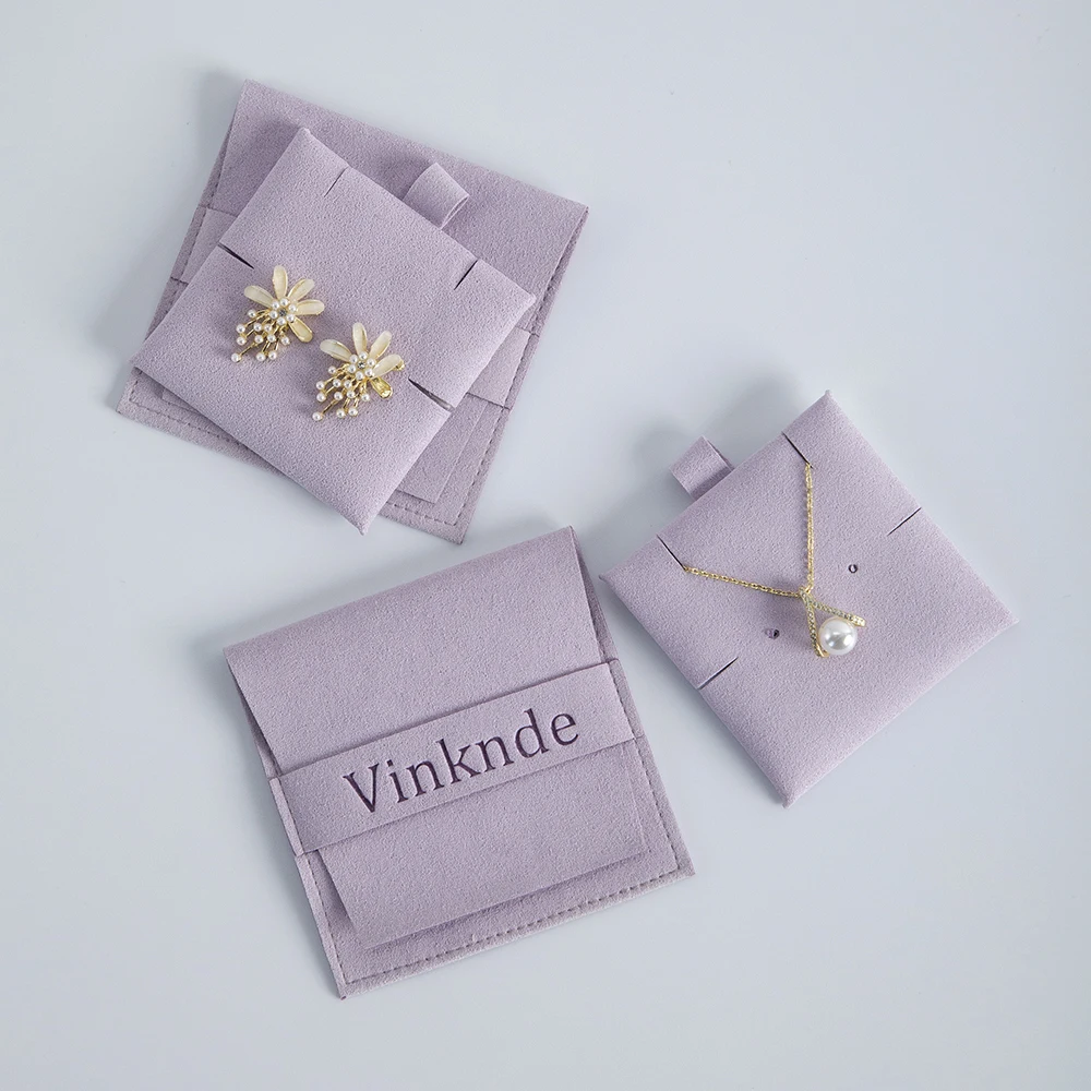 Custom Logo Lilac Suede Microfiber Jewelry Container Flap Pouch Insert Pad Earrings Makeup Envelope Velvet Jewellery Gift Bag
Custom Logo Lilac Suede Microfiber Jewelry Container Flap Pouch Insert Pad Earrings Makeup Envelope Velvet Jewellery Gift Bag