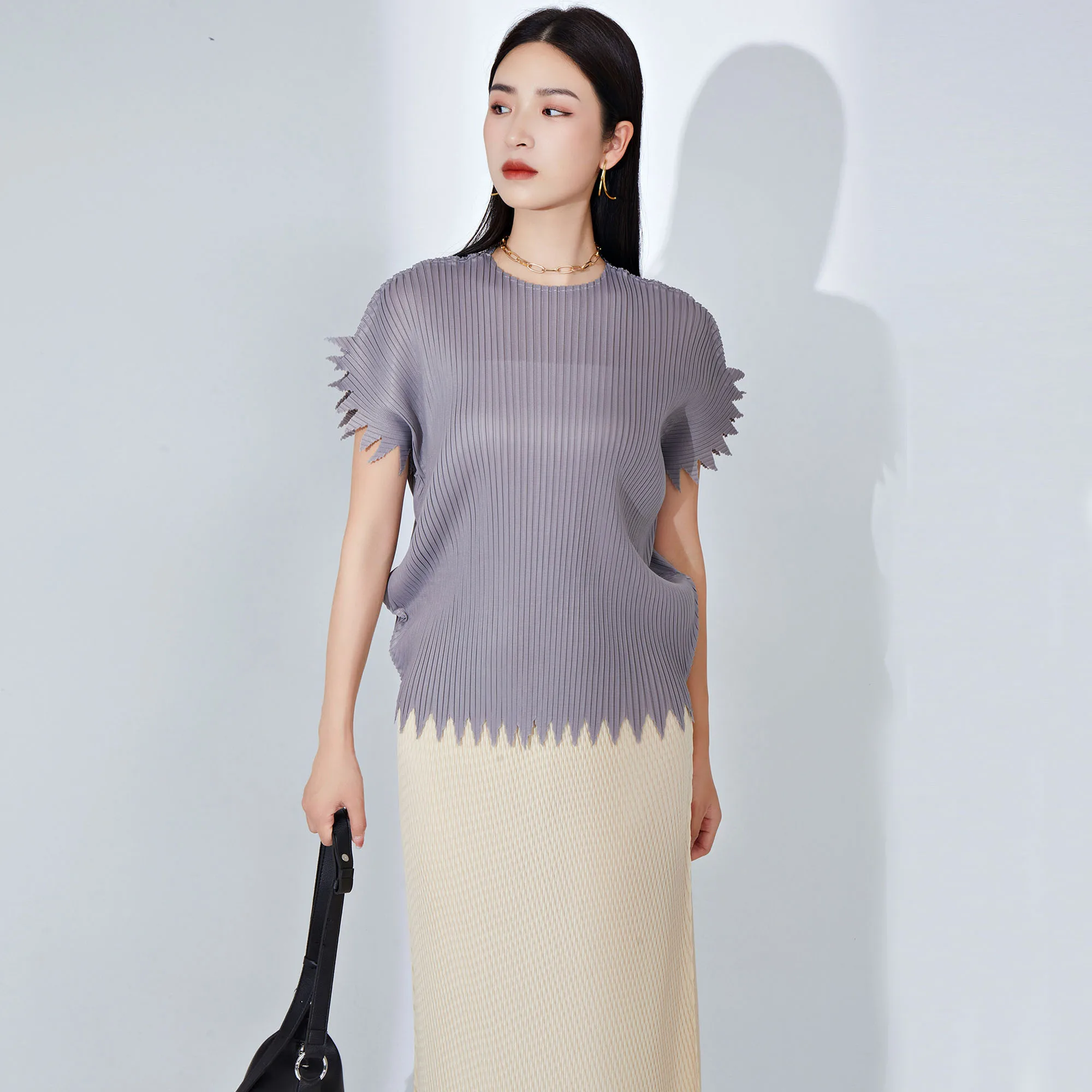 Miyake Short Sleeve Women's T-shirt Chic and Unique Design Round Neck Loose Fit Irregular Gear Versatile Pleated Summer Top
Miyake Short Sleeve Women's T-shirt Chic and Unique Design Round Neck Loose Fit Irregular Gear Versatile Pleated Summer Top