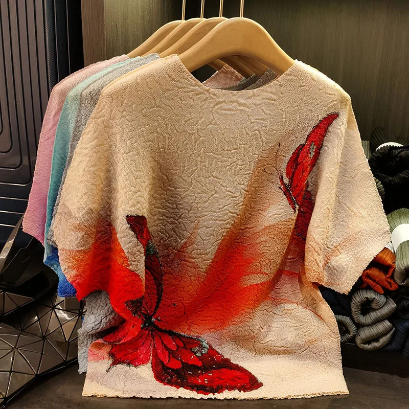 Плиссированная футболка Miyake, новинка, высококачественная складная женская тонкая футболка с рукавами «летучая мышь», женская плиссированная футболка с принтом бабочки
Плиссированная футболка Miyake, новинка, высококачественная складная женская тонкая футболка с рукавами «летучая мышь», женская плиссированная футболка с принтом бабочки