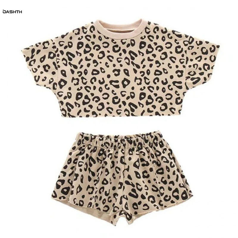OASHTH Girls' leopard print short-sleeved T-shirt suit summer new baby girls' shorts two-piece set
OASHTH Girls' leopard print short-sleeved T-shirt suit summer new baby girls' shorts two-piece set