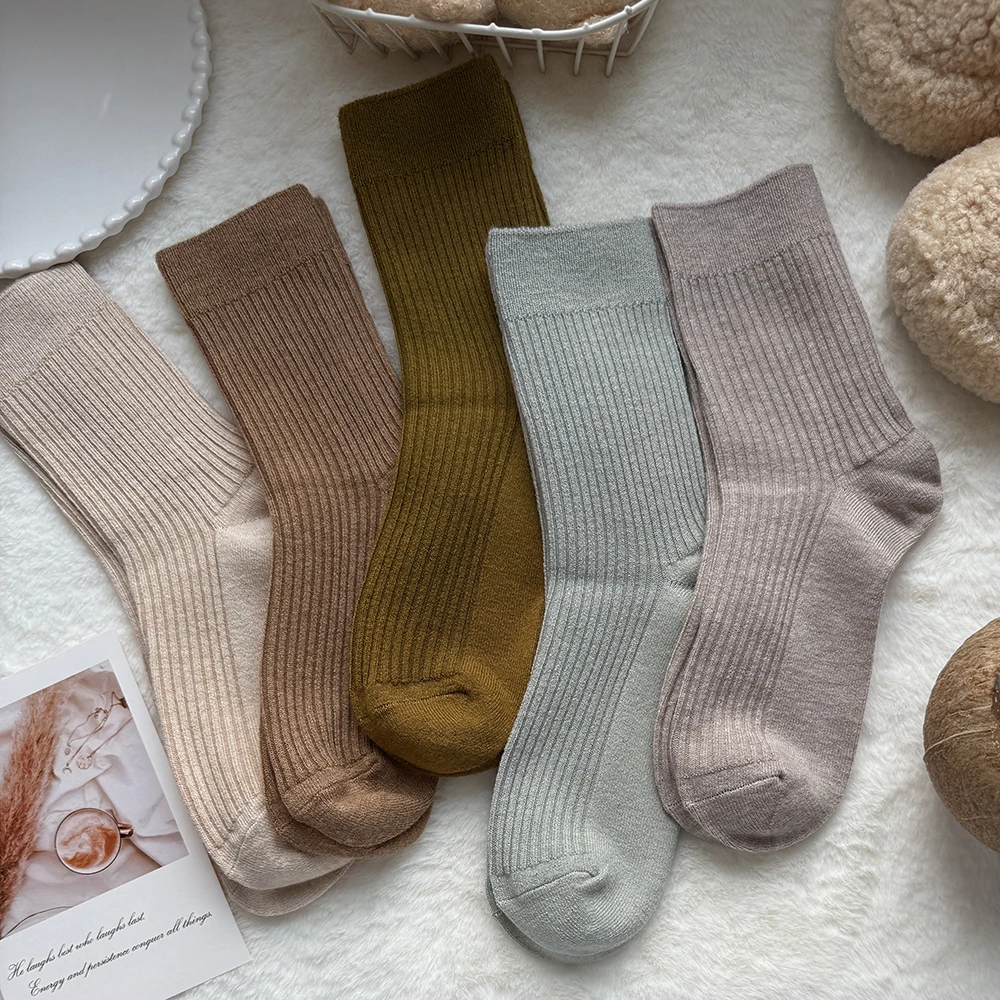 5 Pairs Retro Women's Socks Autumn Winter New Solid Color Warm Home Simple Crew Socks Girls Breathable Casual Striped Loose Socks
5 Pairs Retro Women's Socks Autumn Winter New Solid Color Warm Home Simple Crew Socks Girls Breathable Casual Striped Loose Socks