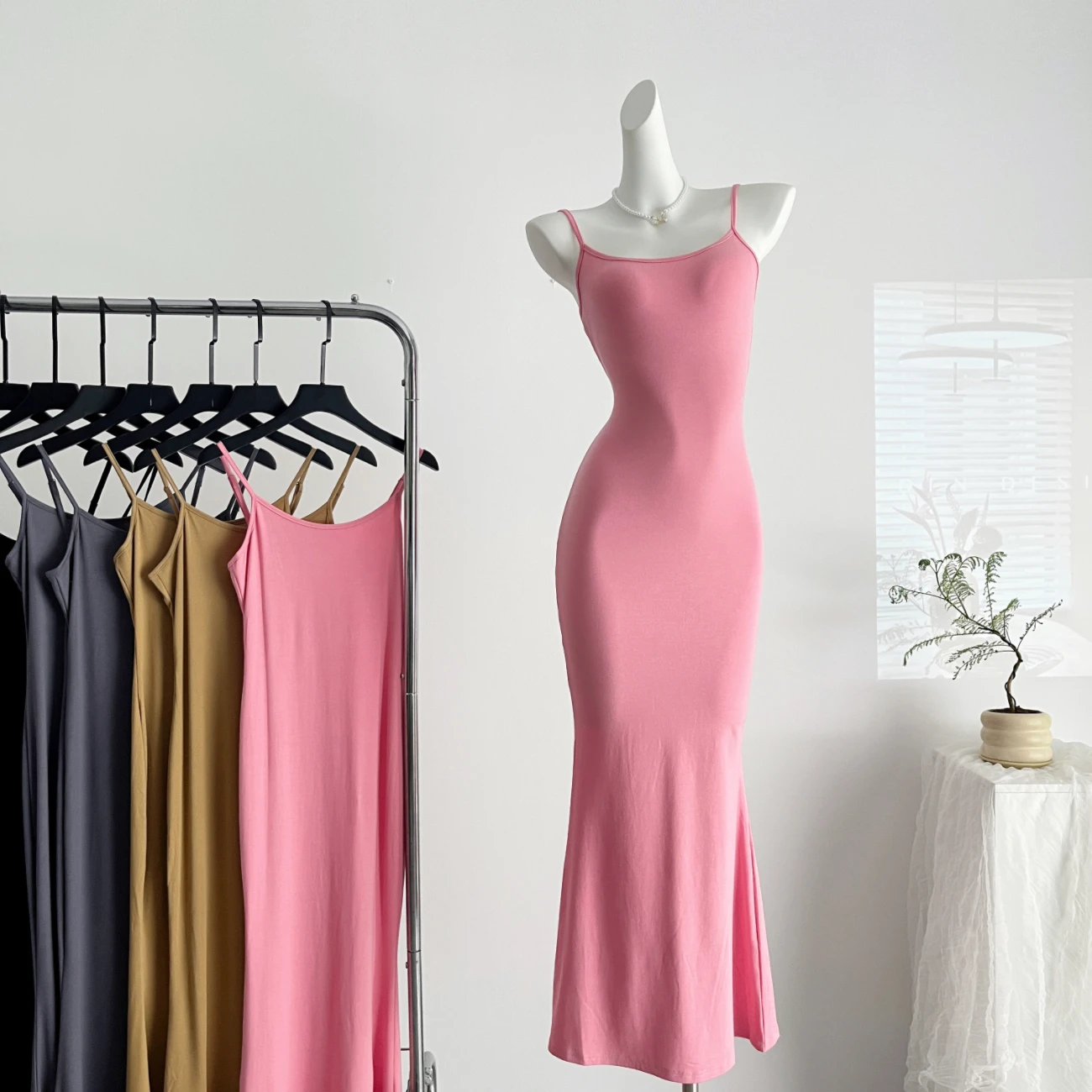 2024 New Sexy Sleeveless Slim Cotton Long Dress Women Party Club High Split Spaghetti Strap Dresses Woman Bodycon Dress Female
2024 New Sexy Sleeveless Slim Cotton Long Dress Women Party Club High Split Spaghetti Strap Dresses Woman Bodycon Dress Female